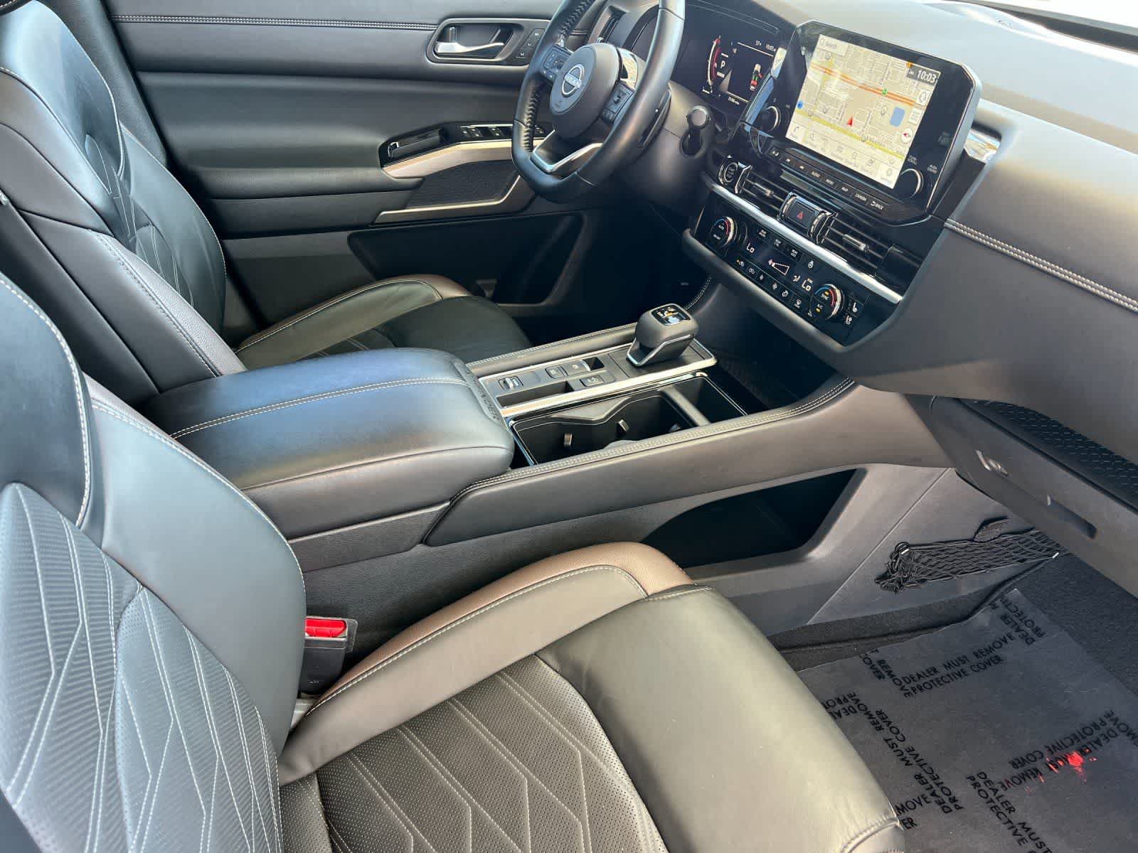 Thumbnail: 2023 Nissan Pathfinder - 16
