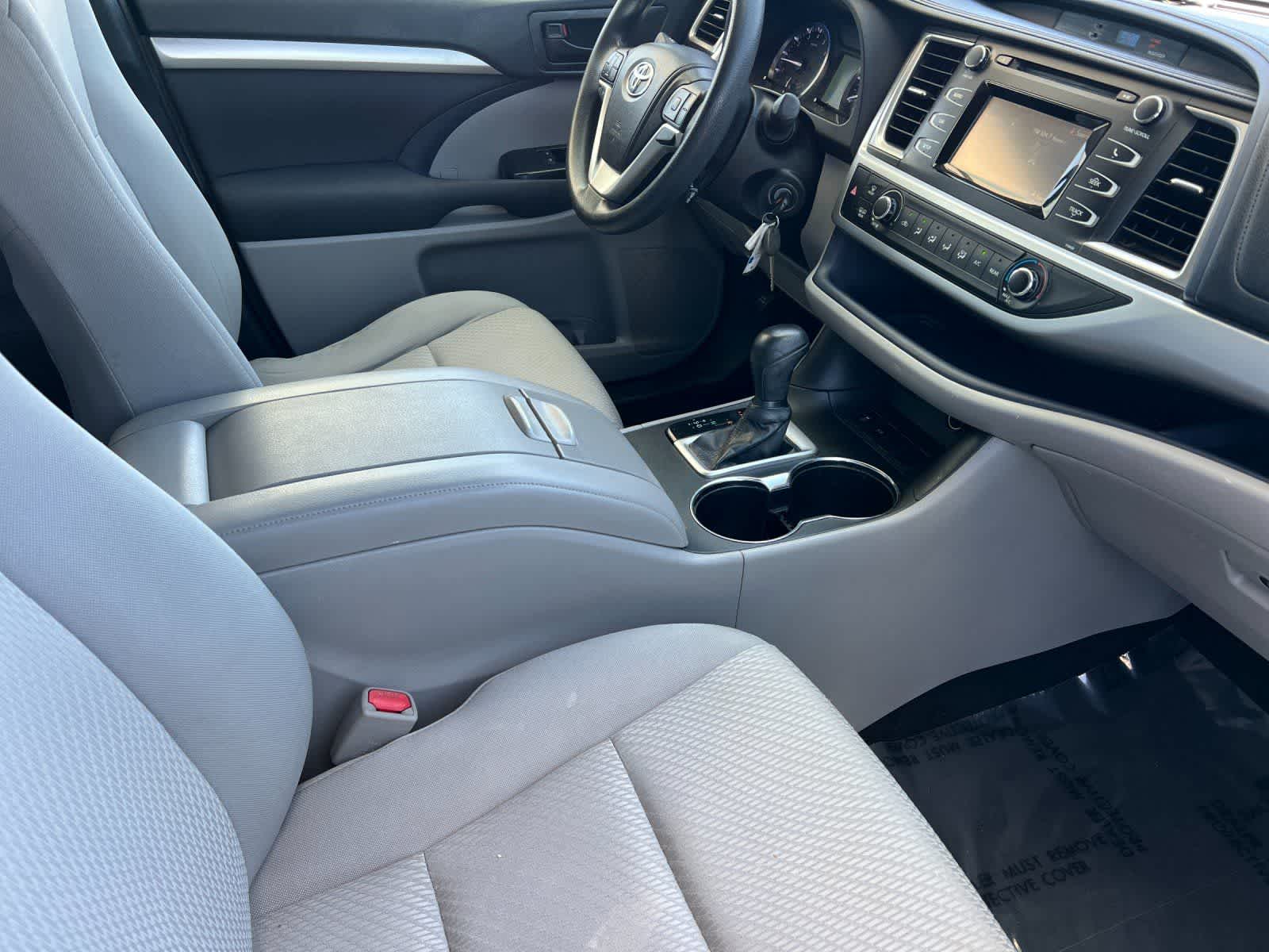 Thumbnail: 2014 Toyota Highlander - 18