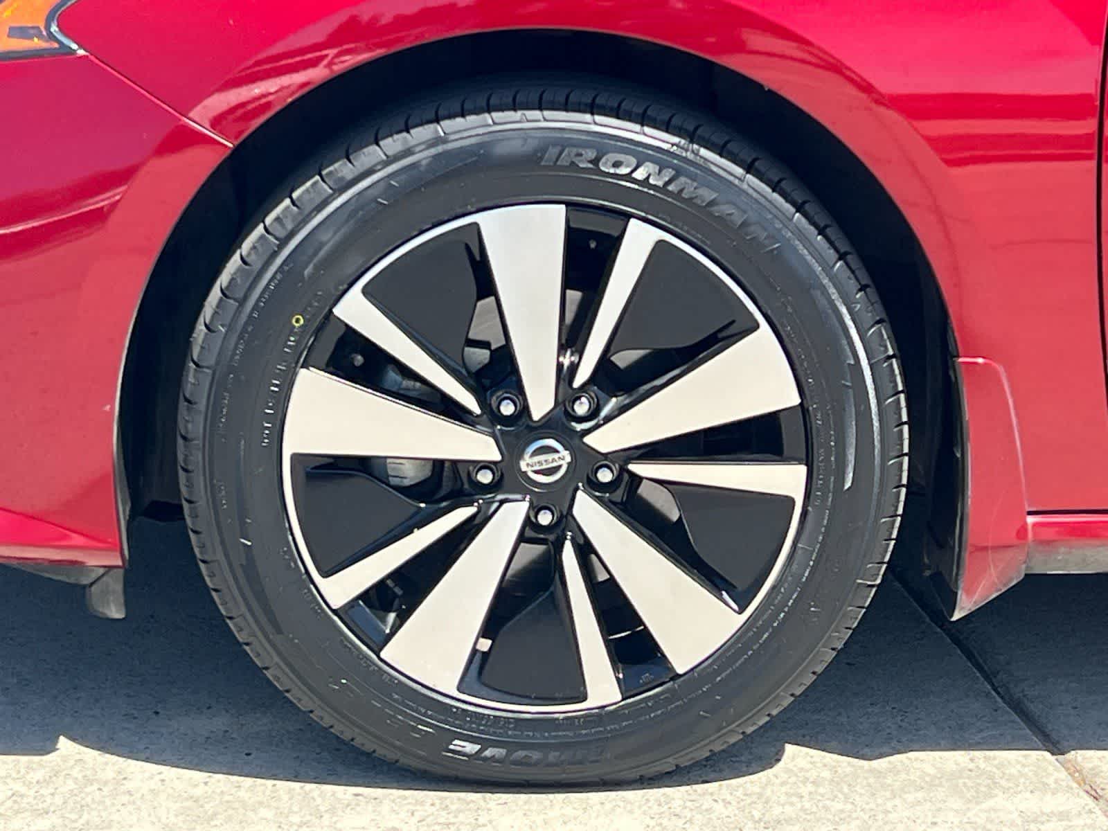 Thumbnail: 2022 Nissan Altima - 25