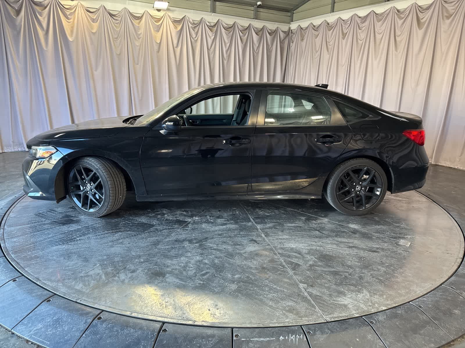 Thumbnail: 2024 Honda Civic - 6