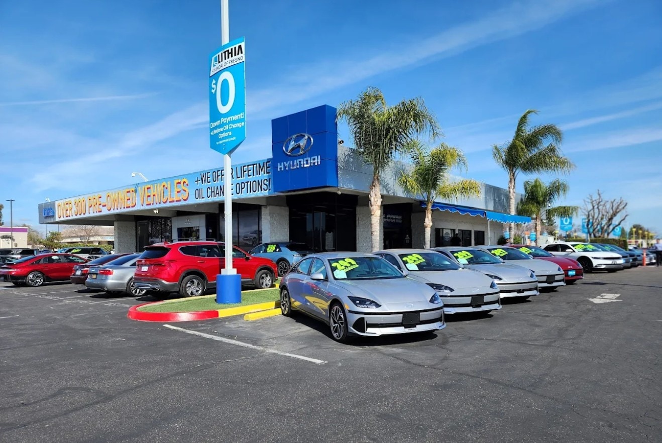 Lithia Hyundai of Fresno dealership exterior