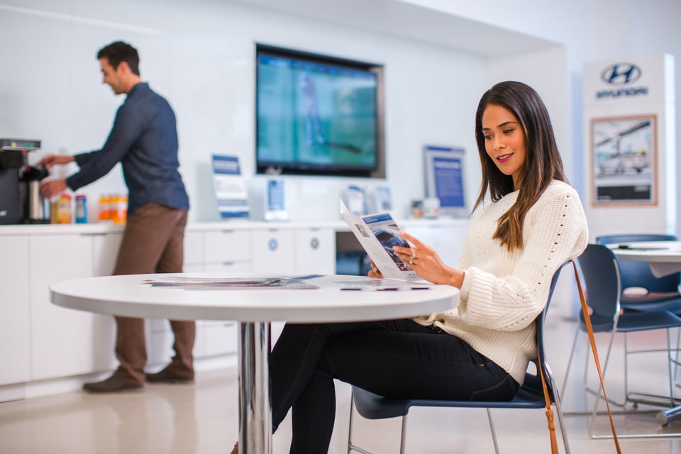 Hyundai service customer waiting in service lounge