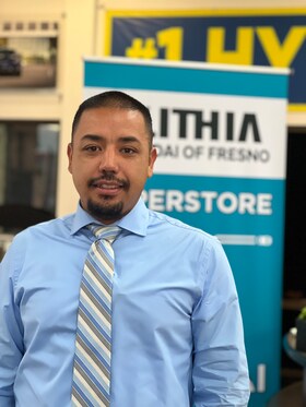 Staff member Oscar C. from ID_9919dced6411