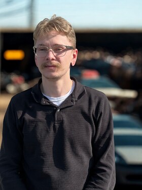 Staff member Stephen K. from ID_27bd9c3a17d7
