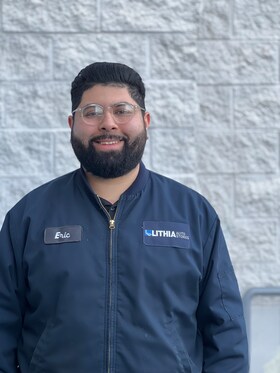 Staff member Eric S. from ID_27bd9c3a17d7
