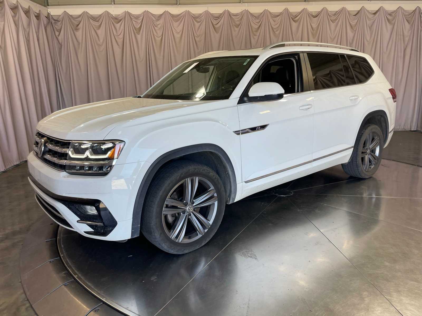 Used 2019 Volkswagen Atlas SE R-Line w/Tech with VIN 1V2XR2CA4KC585444 for sale in Fresno, CA
