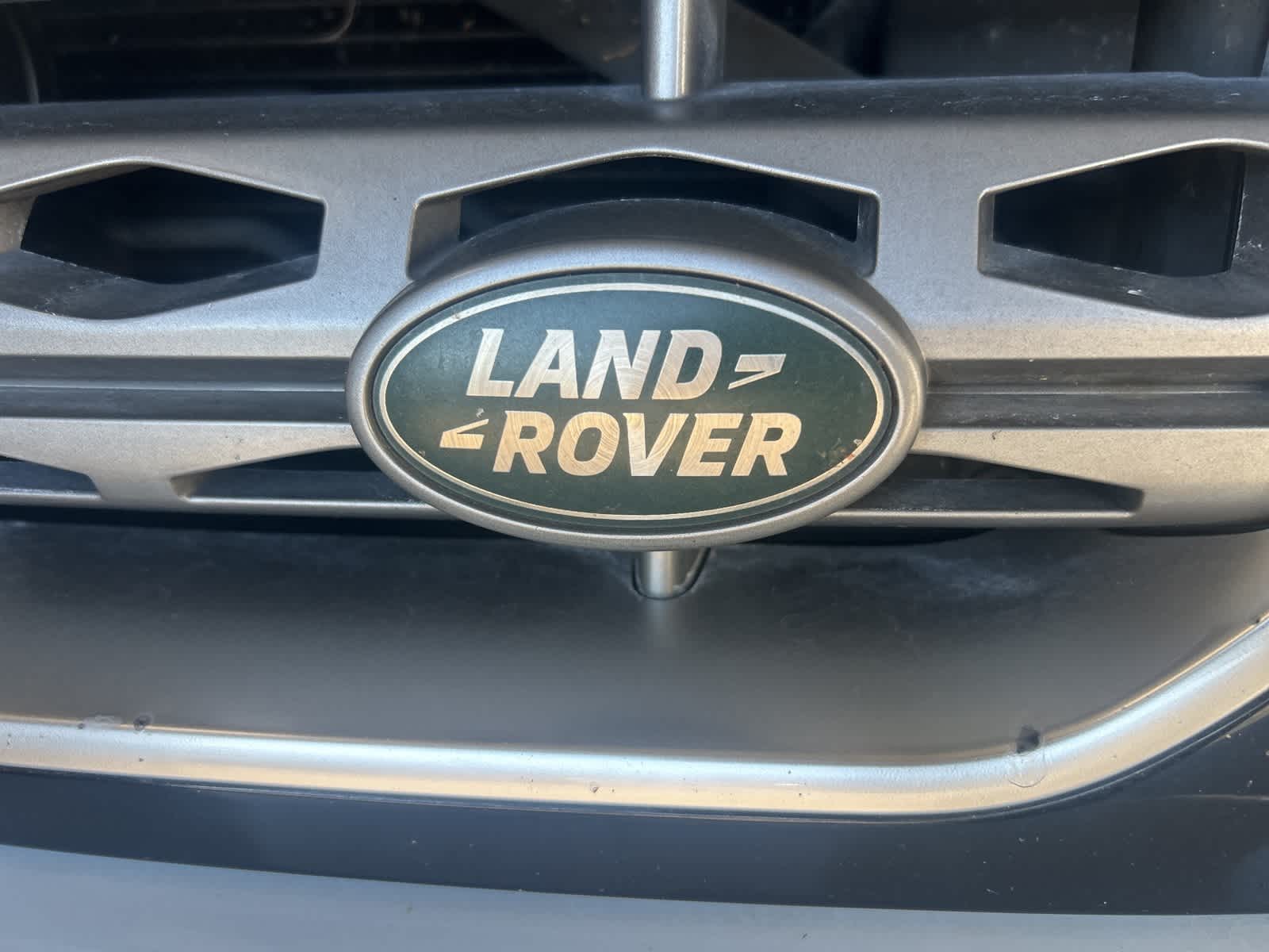 Thumbnail: 2015 Land Rover LR4 - 3