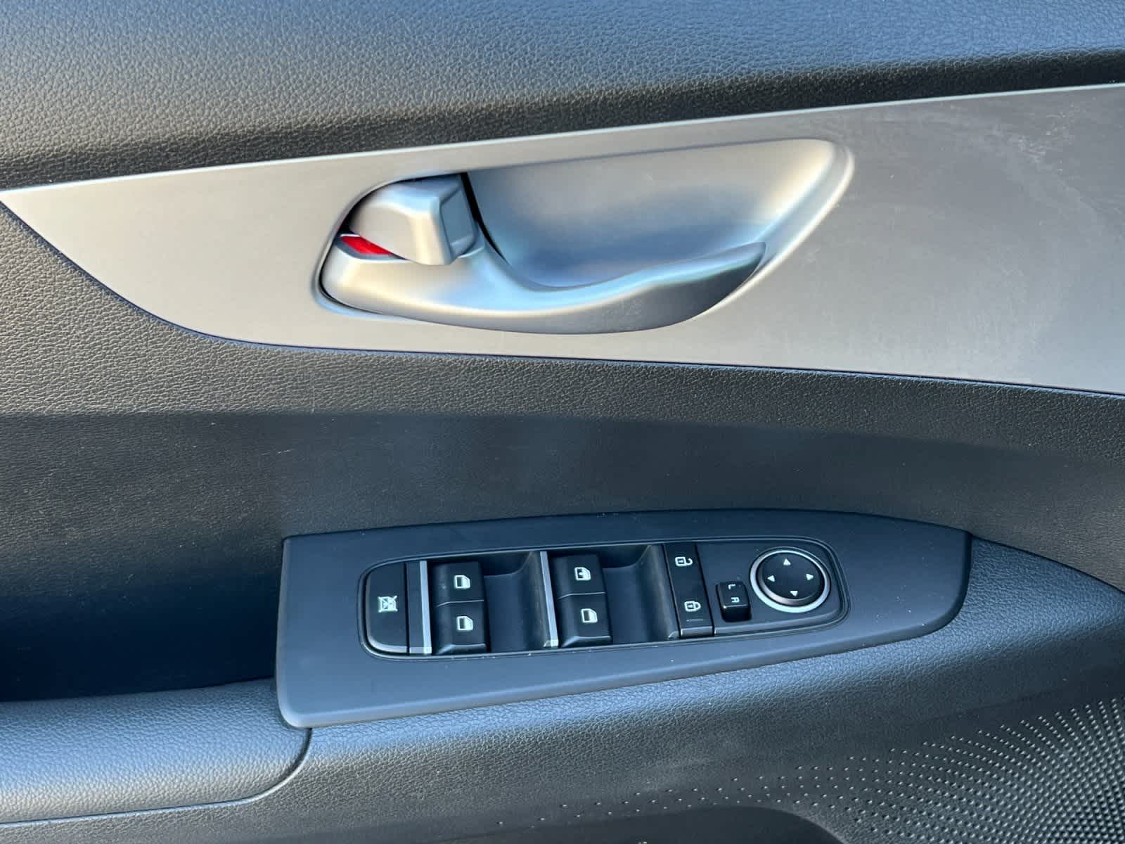 Thumbnail: 2023 Kia Forte - 12