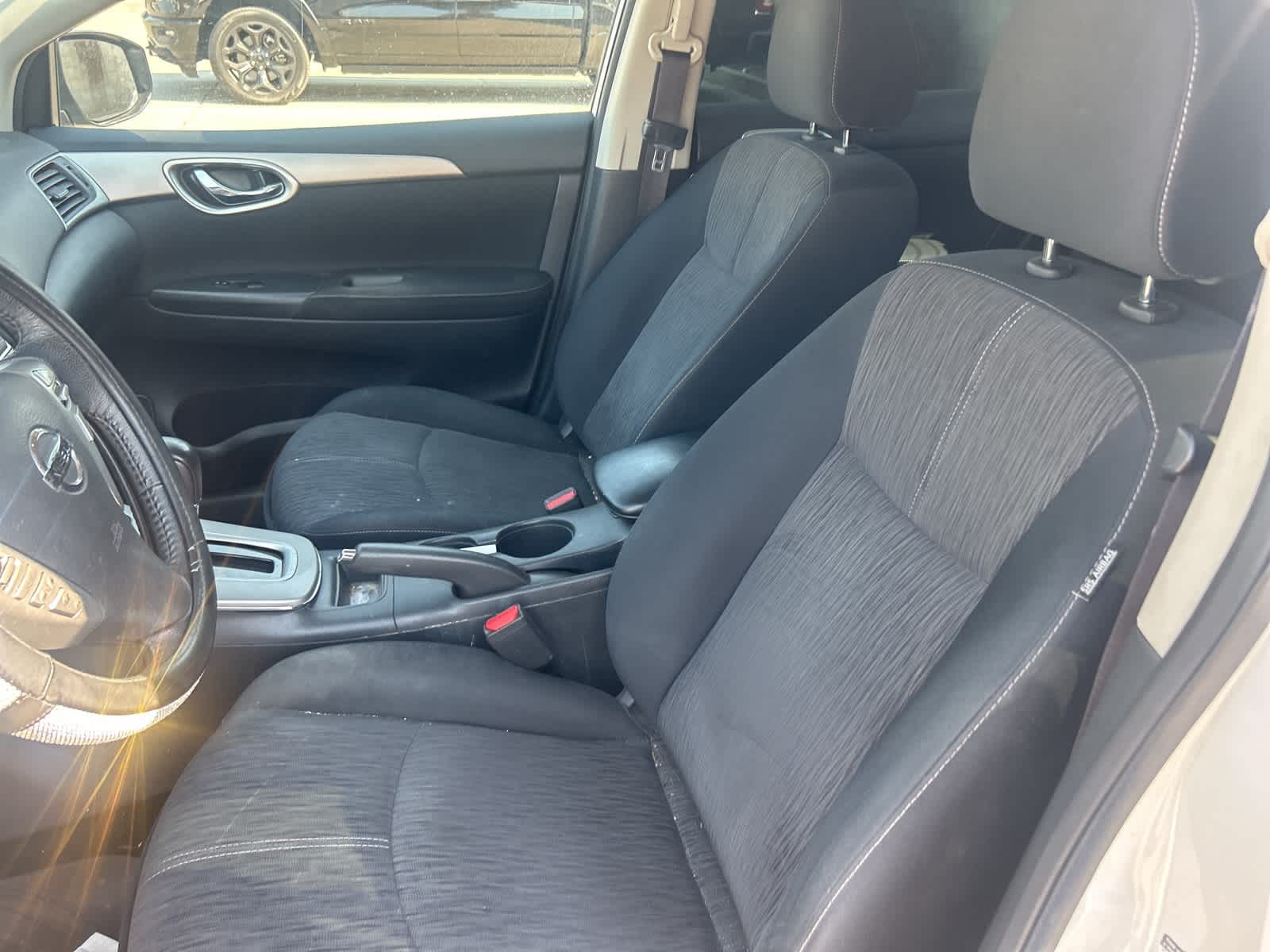 Thumbnail: 2015 Nissan Sentra - 25