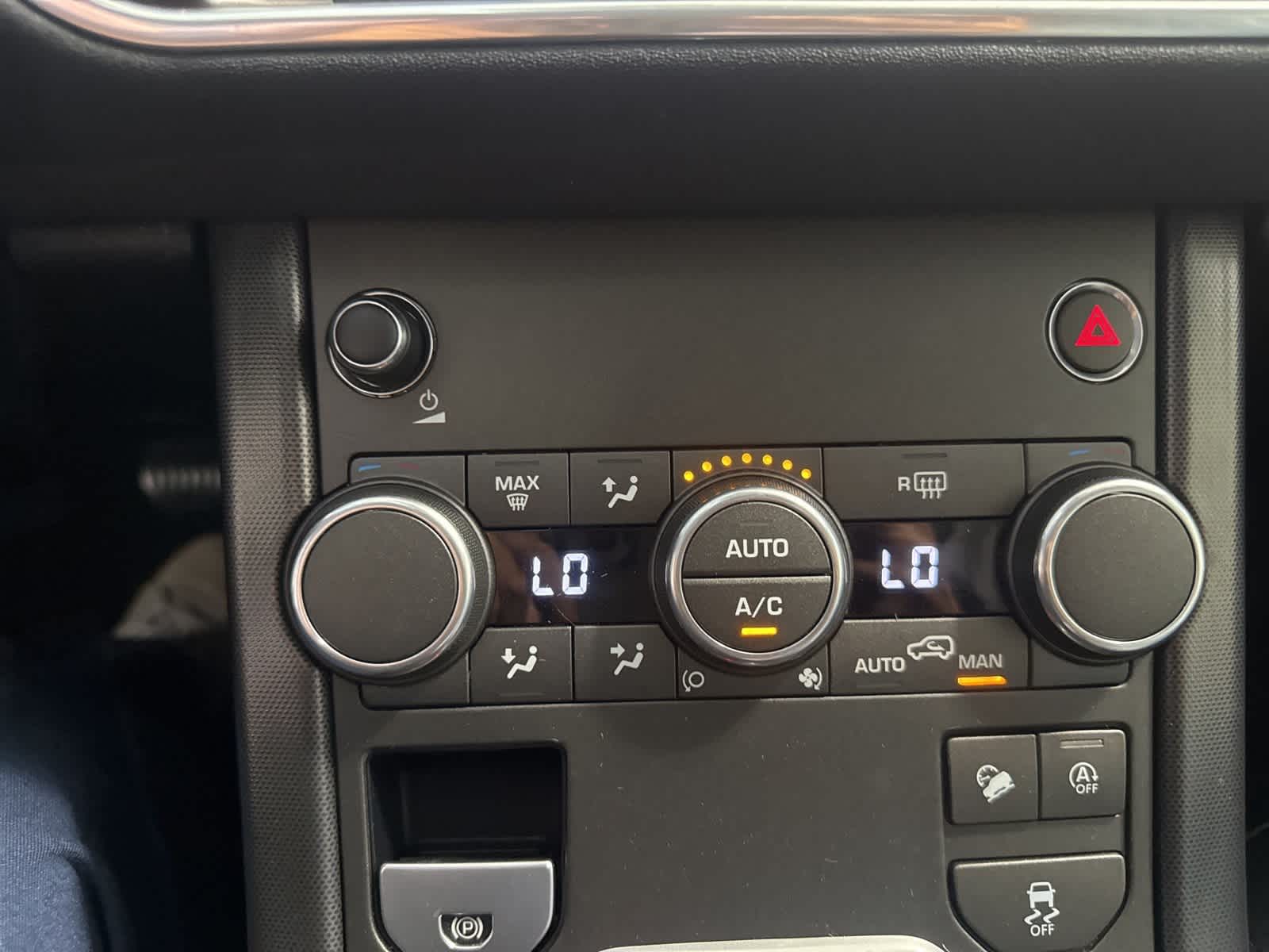 Thumbnail: 2019 Land Rover Range Rover Evoque - 24