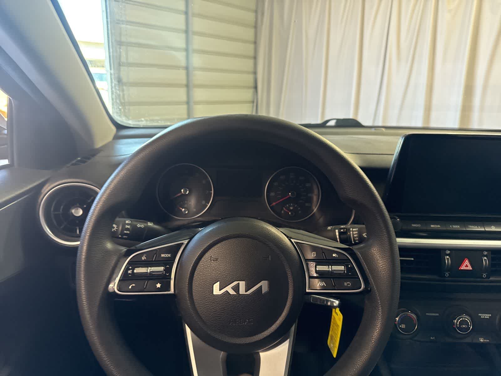 Thumbnail: 2023 Kia Forte - 22