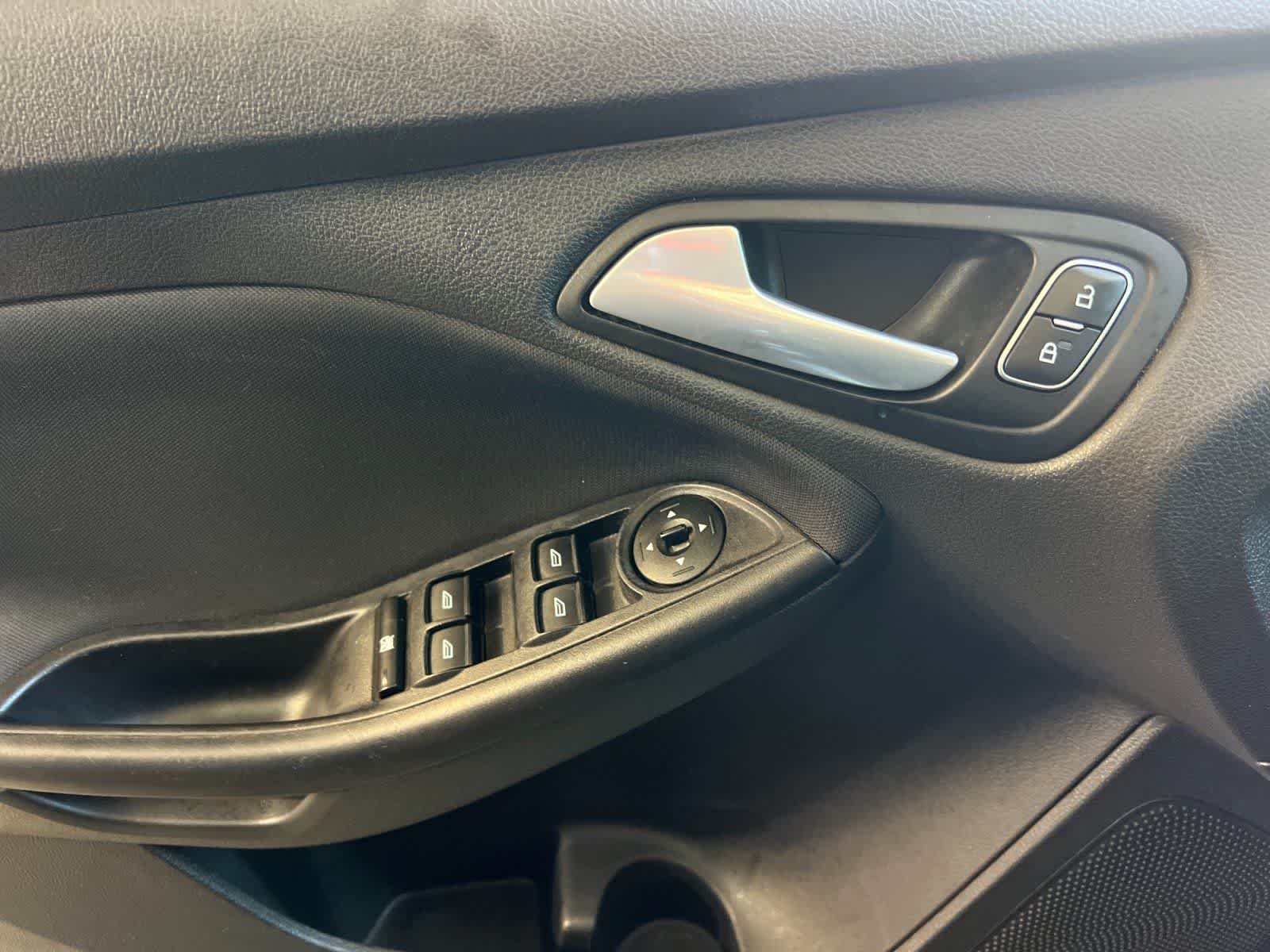 Thumbnail: 2018 Ford Focus - 13
