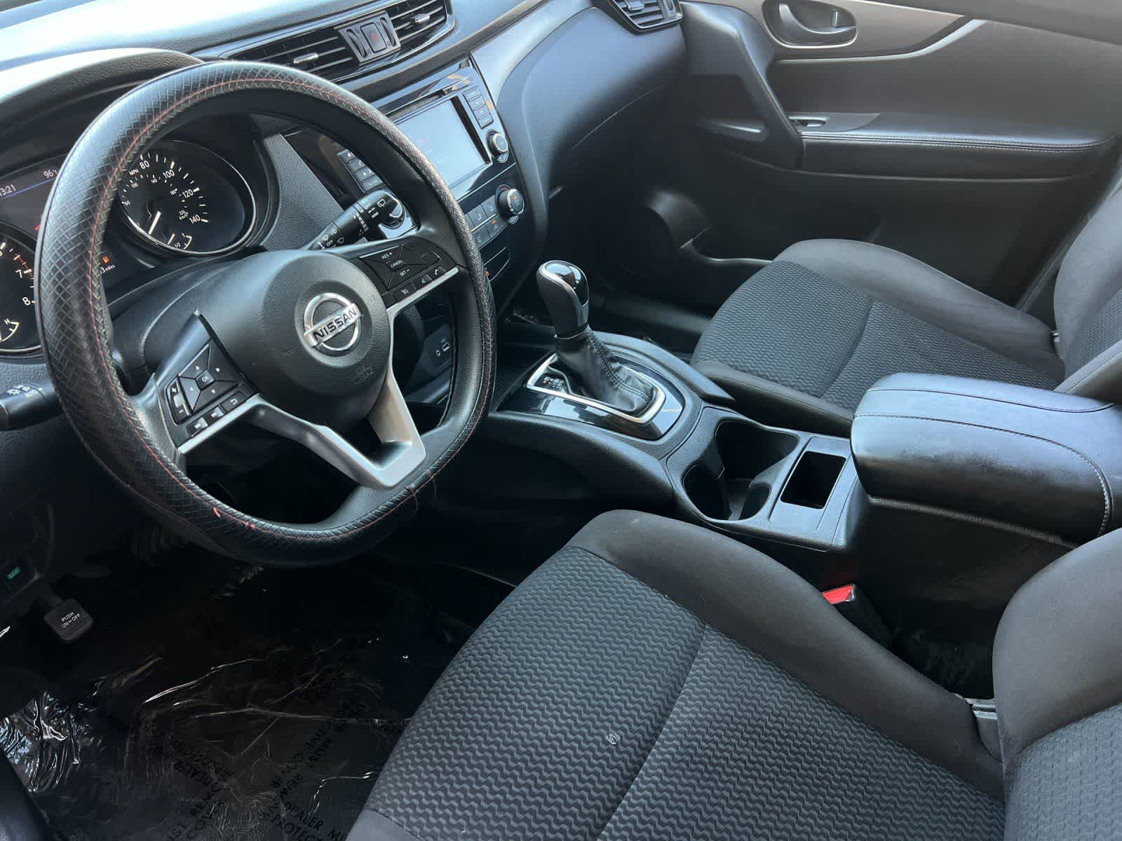 Thumbnail: 2020 Nissan Rogue Sport - 12