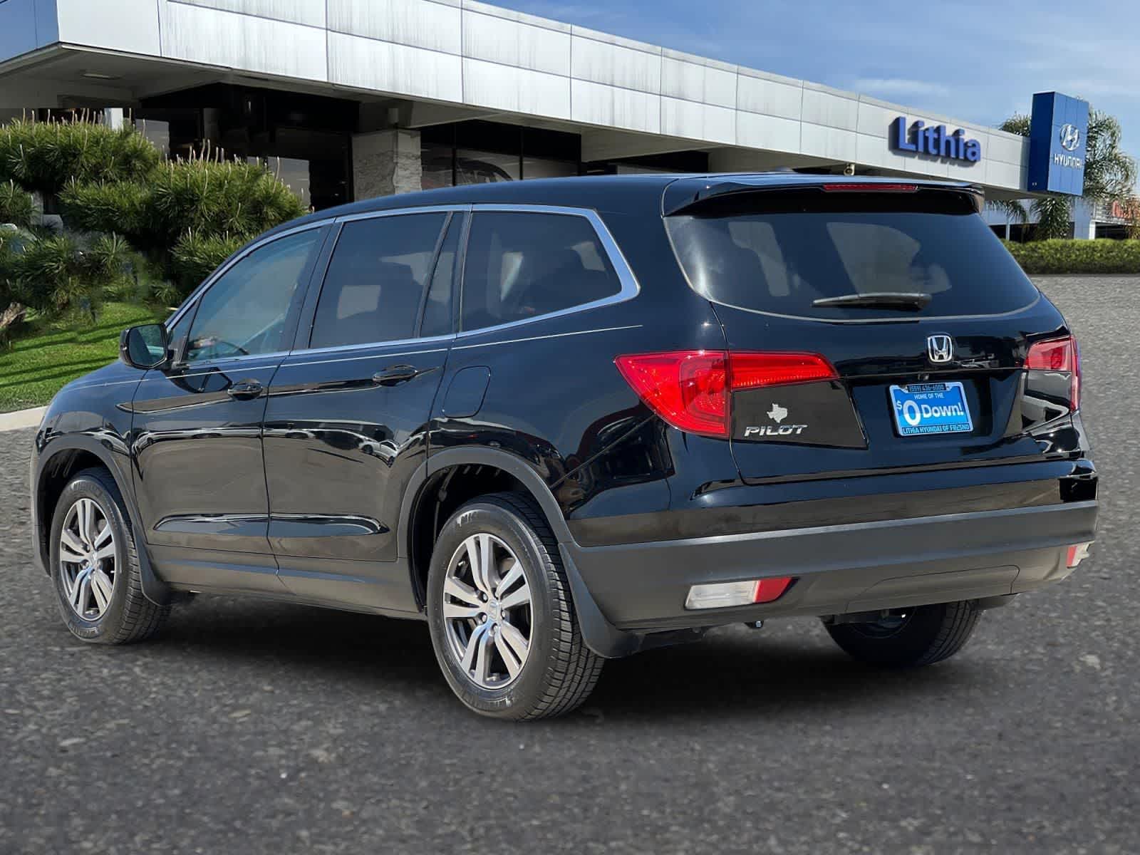 Thumbnail: 2017 Honda Pilot - 7