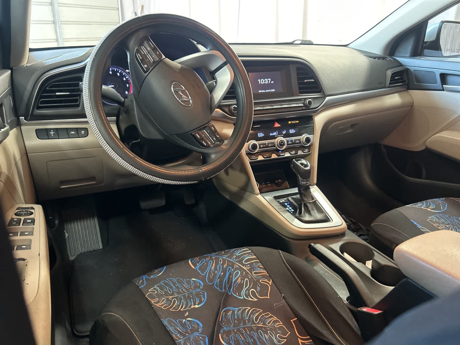 2020 Hyundai Elantra SE 19