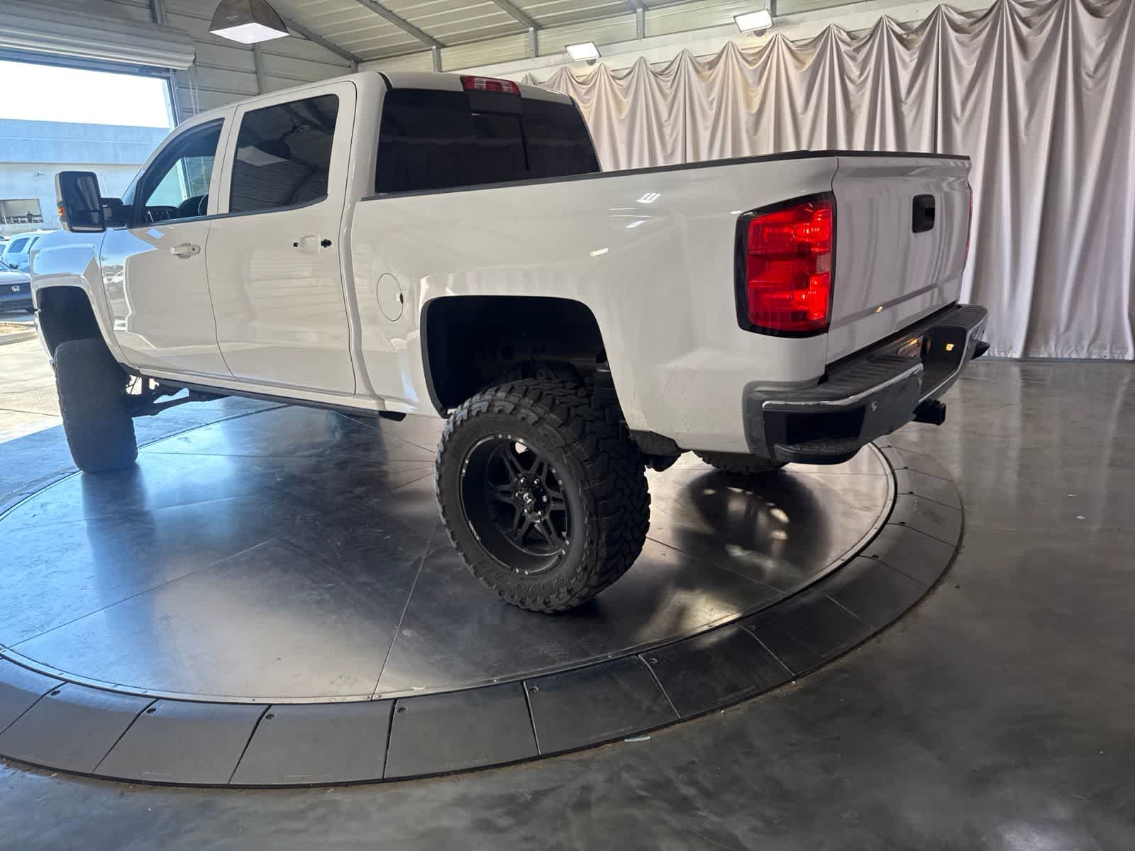 Thumbnail: 2018 Chevrolet Silverado 1500 - 7