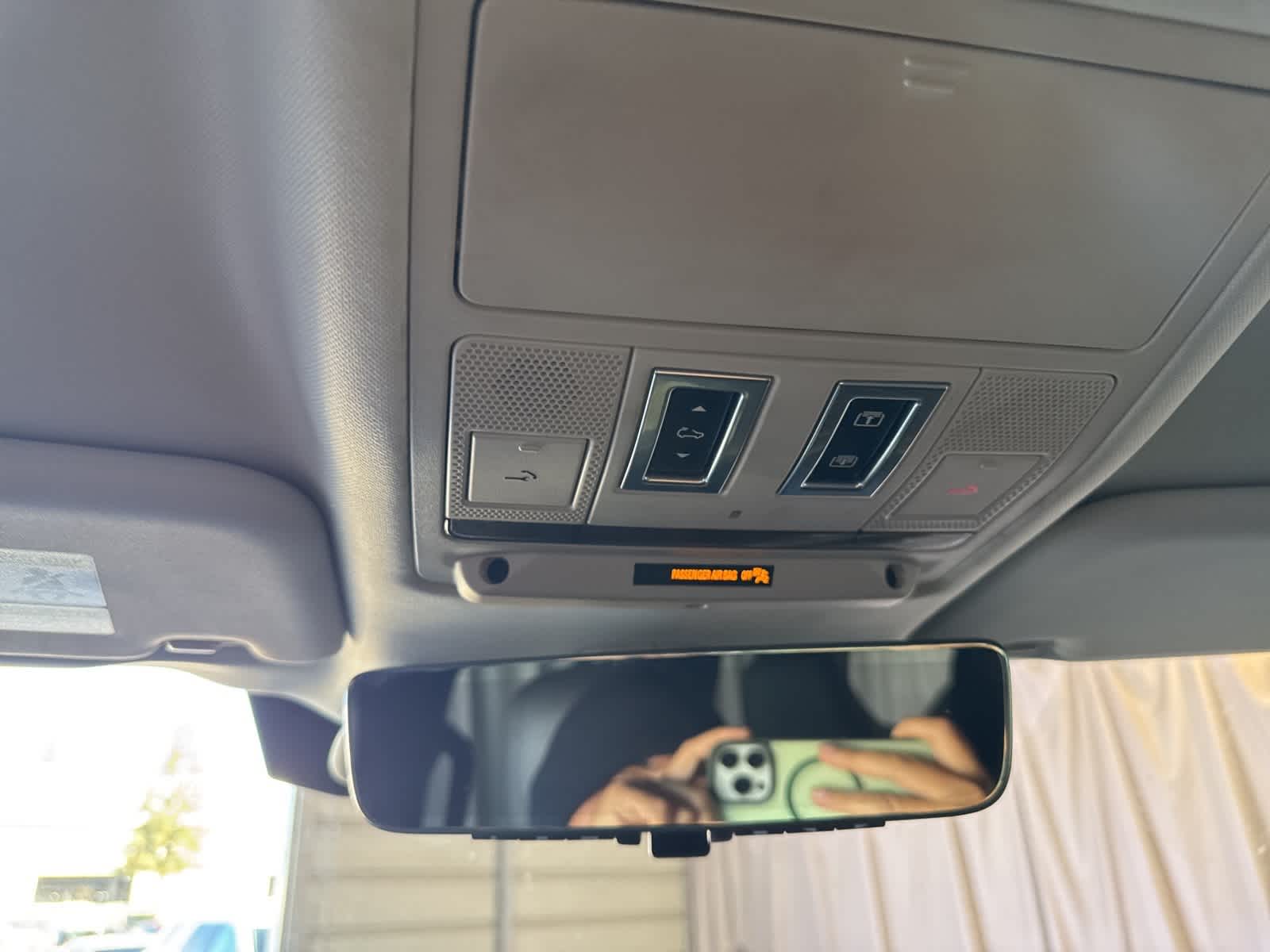 Thumbnail: 2020 Land Rover Defender - 23