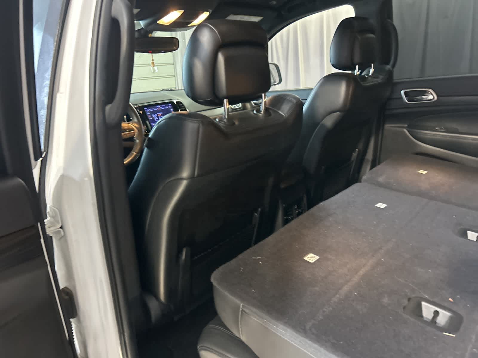 Thumbnail: 2019 Jeep Grand Cherokee - 19