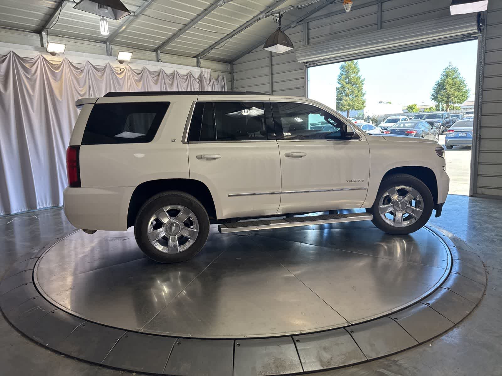 Thumbnail: 2018 Chevrolet Tahoe - 4