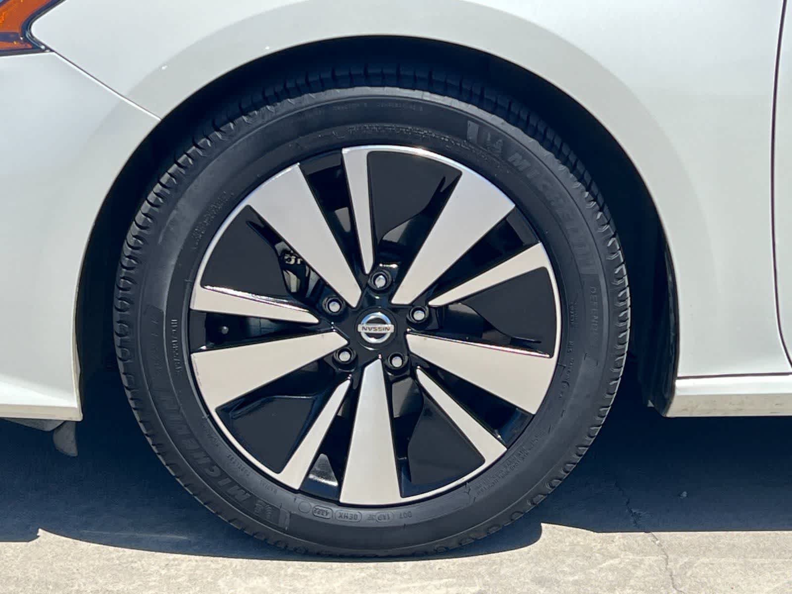 Thumbnail: 2019 Nissan Altima - 26