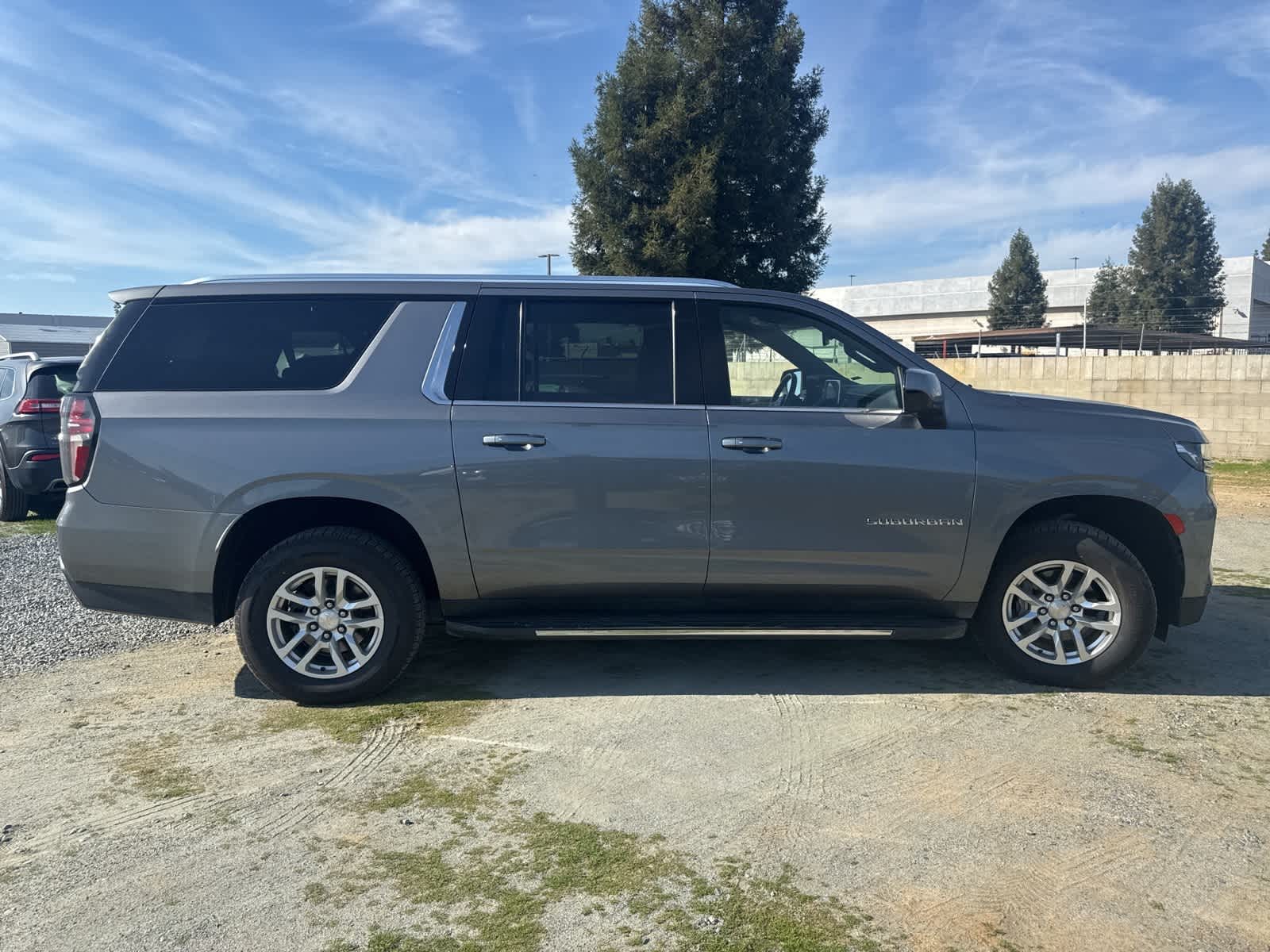 Thumbnail: 2022 Chevrolet Suburban - 4