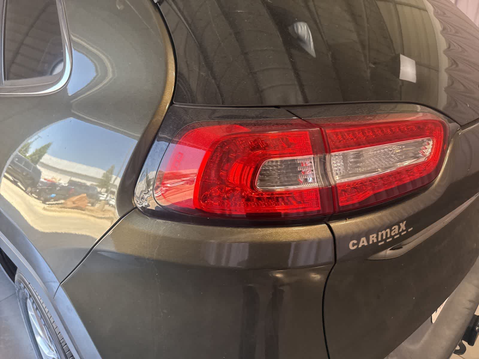 Thumbnail: 2015 Jeep Cherokee - 12