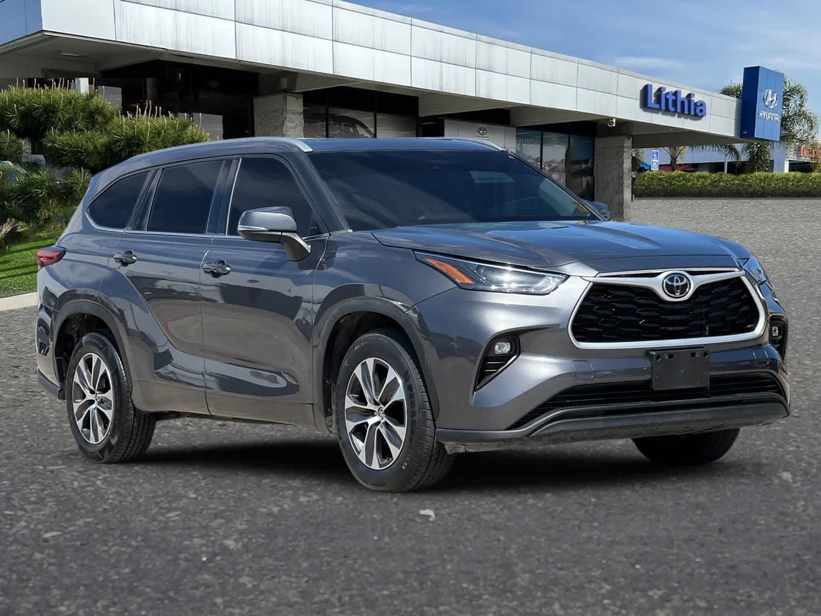 Thumbnail: 2022 Toyota Highlander - 9