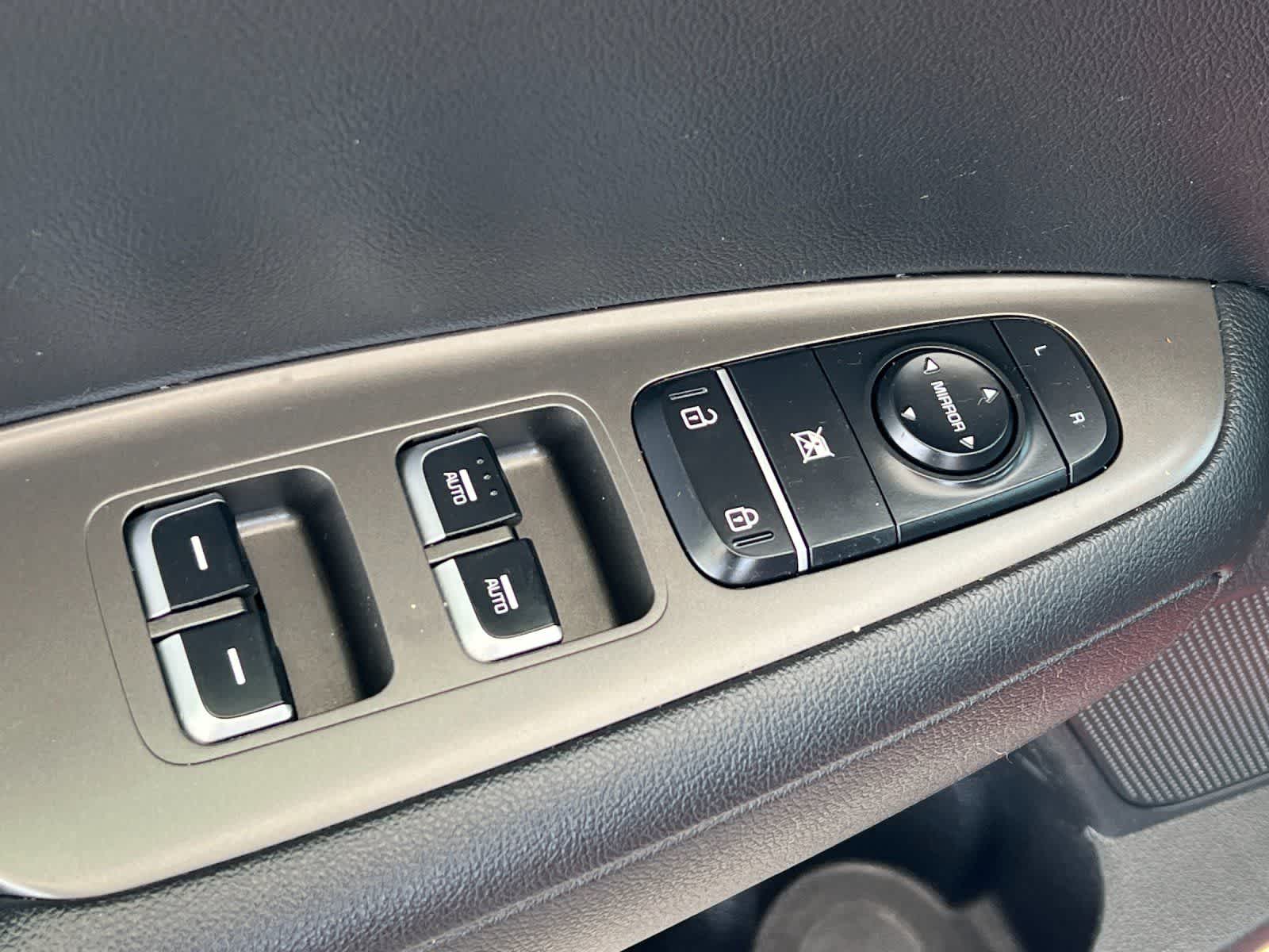 Thumbnail: 2020 Kia Optima - 14