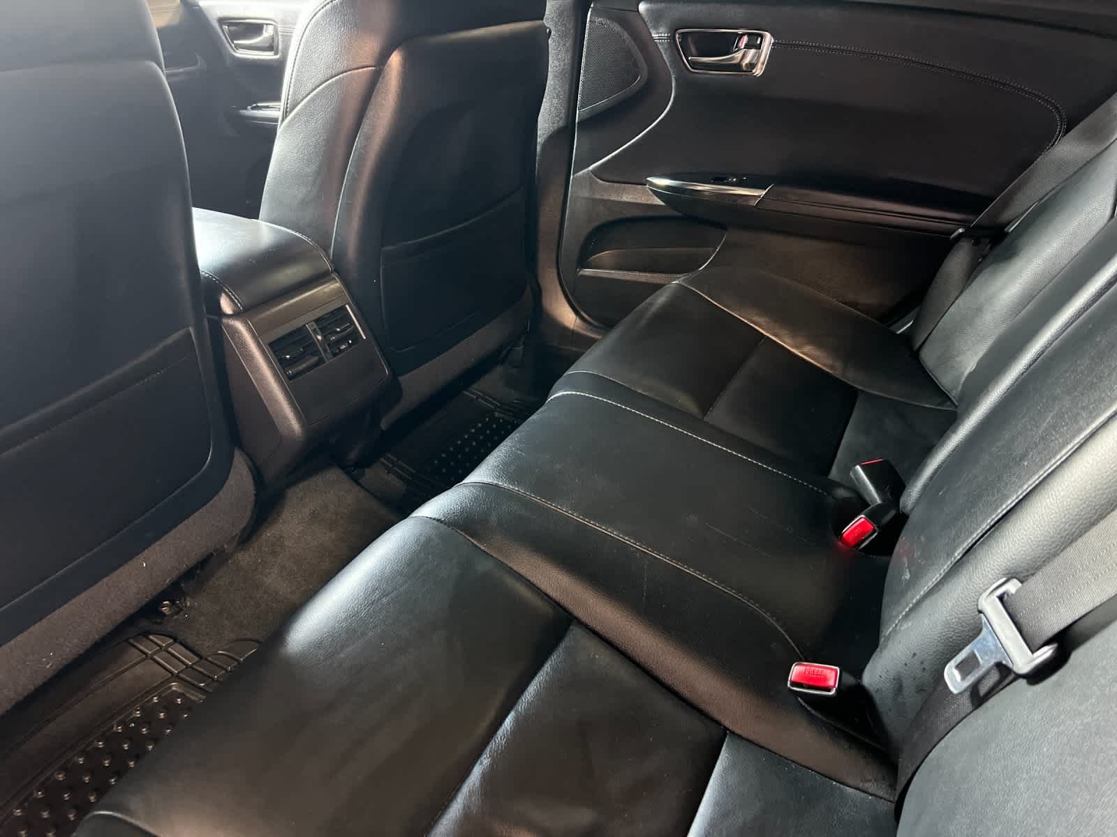 Thumbnail: 2018 Toyota Avalon - 4