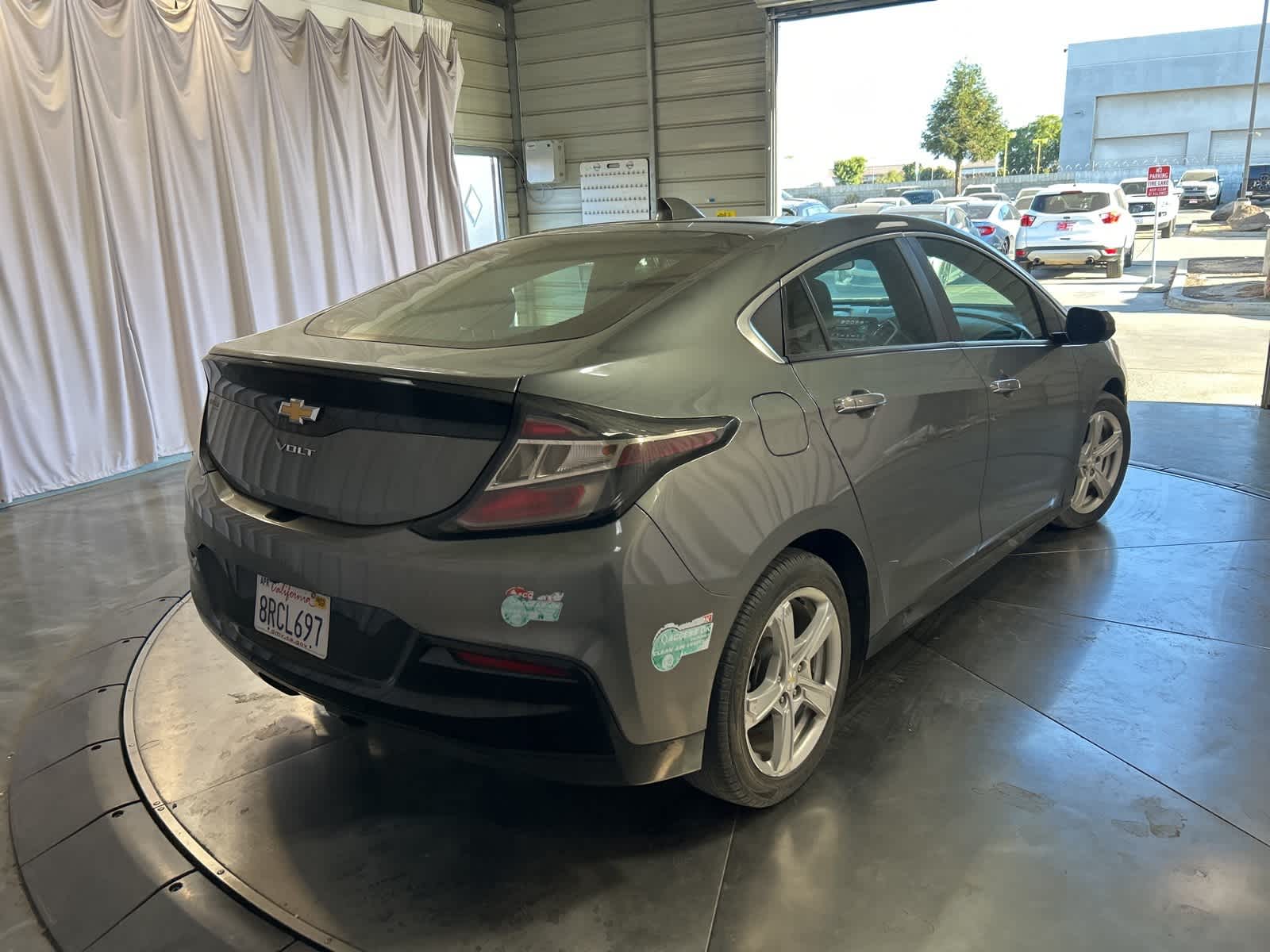 Thumbnail: 2017 Chevrolet Volt - 9