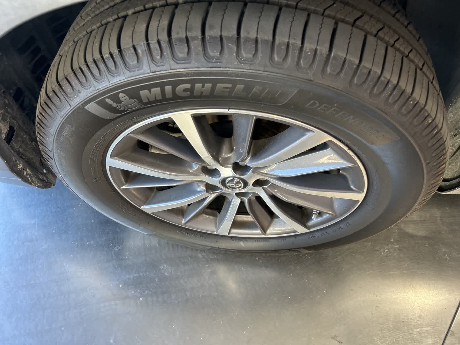 Thumbnail: 2019 Toyota Highlander - 17