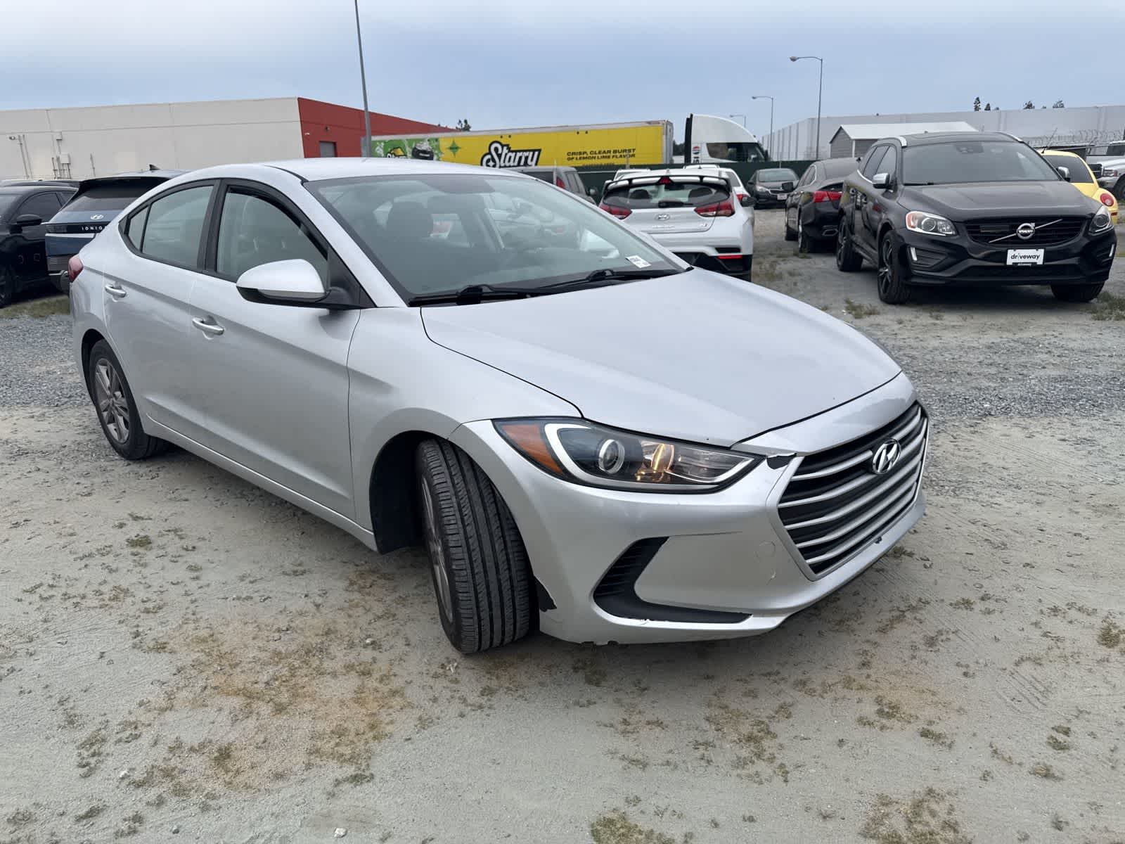 2017 Hyundai Elantra SE photo 2