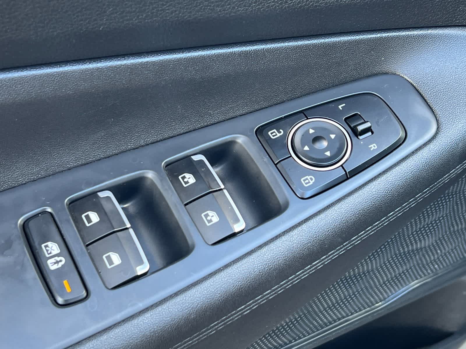 Thumbnail: 2022 Hyundai Santa Fe - 14