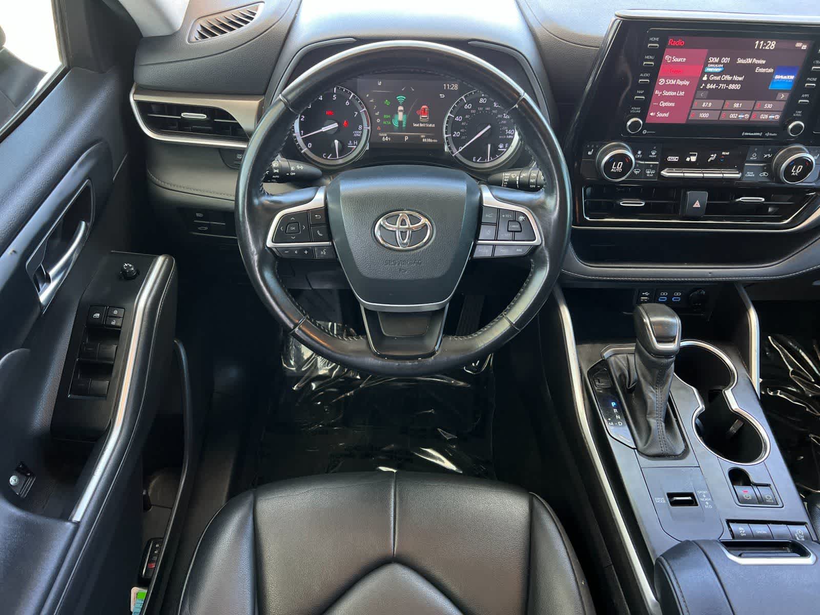 Thumbnail: 2022 Toyota Highlander - 14