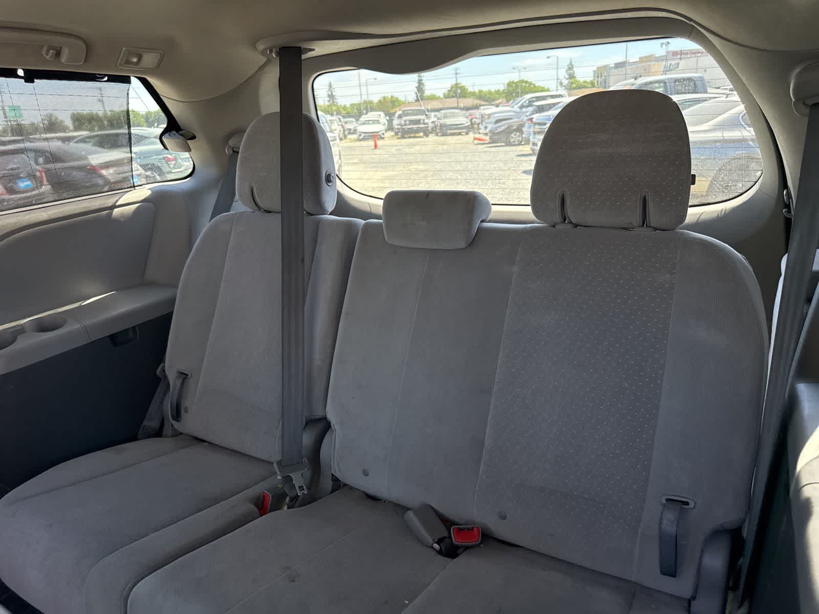 Thumbnail: 2015 Toyota Sienna - 15