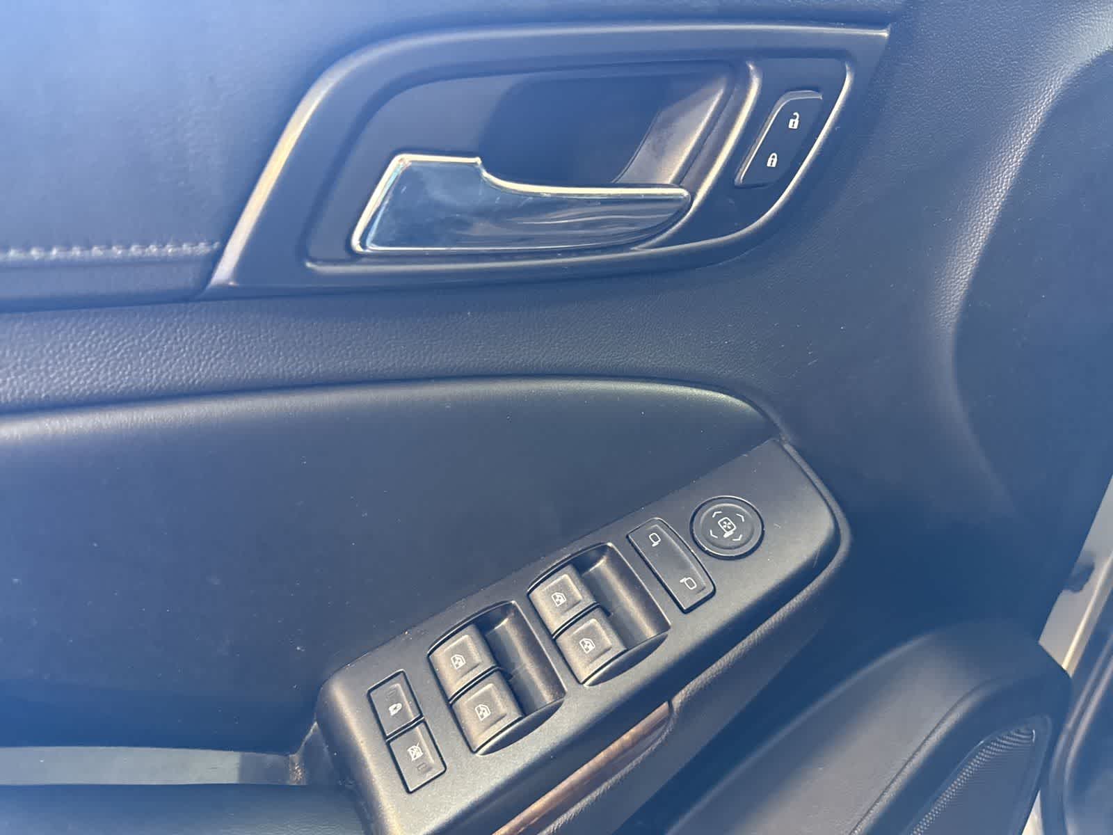 Thumbnail: 2015 Chevrolet Tahoe - 18