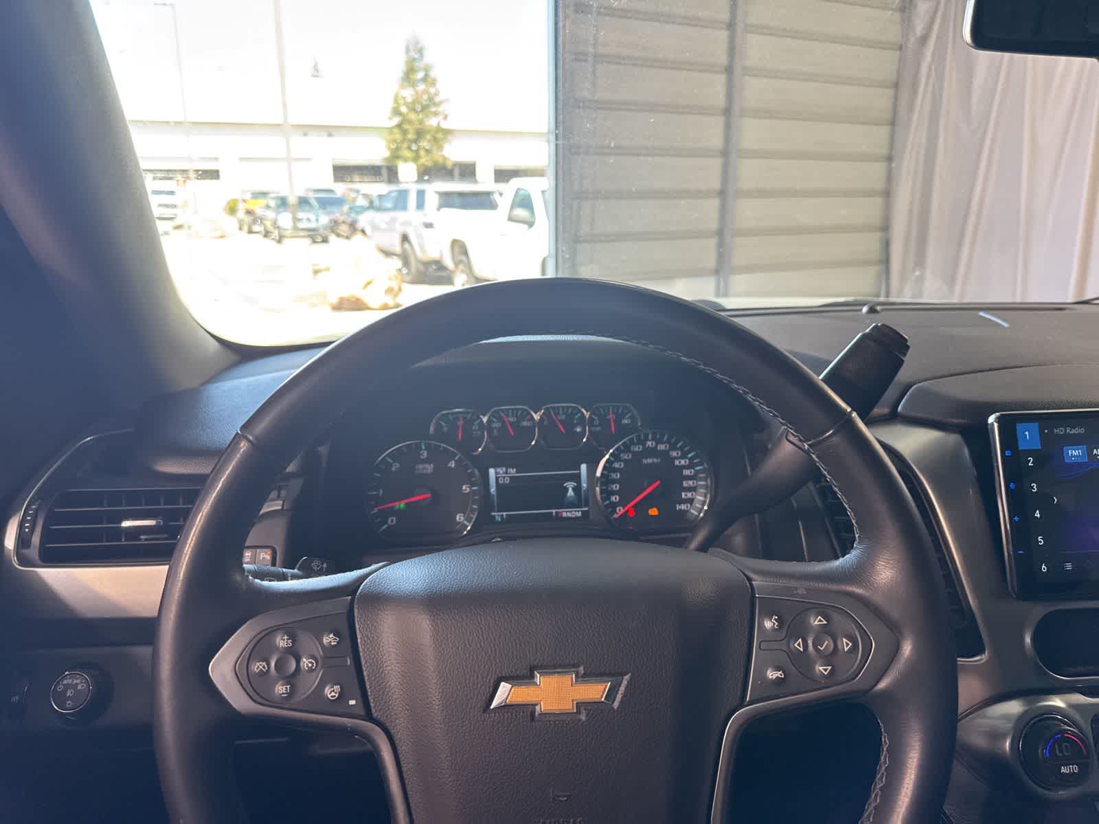 Thumbnail: 2015 Chevrolet Tahoe - 21
