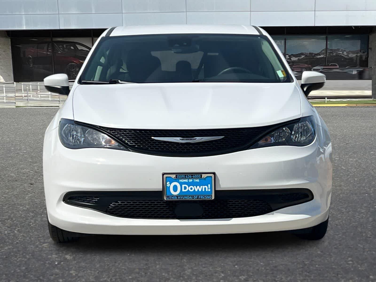 Thumbnail: 2023 Chrysler Voyager - 11