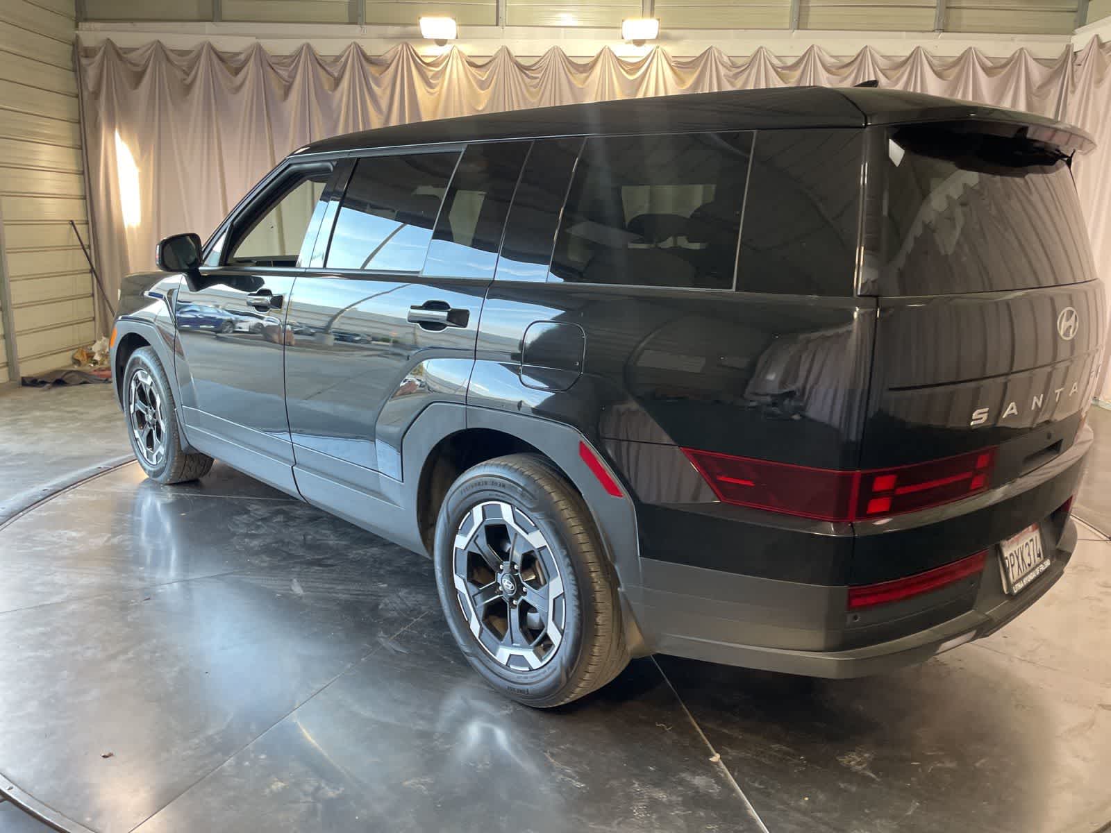 2025 Hyundai Santa Fe SE photo 3