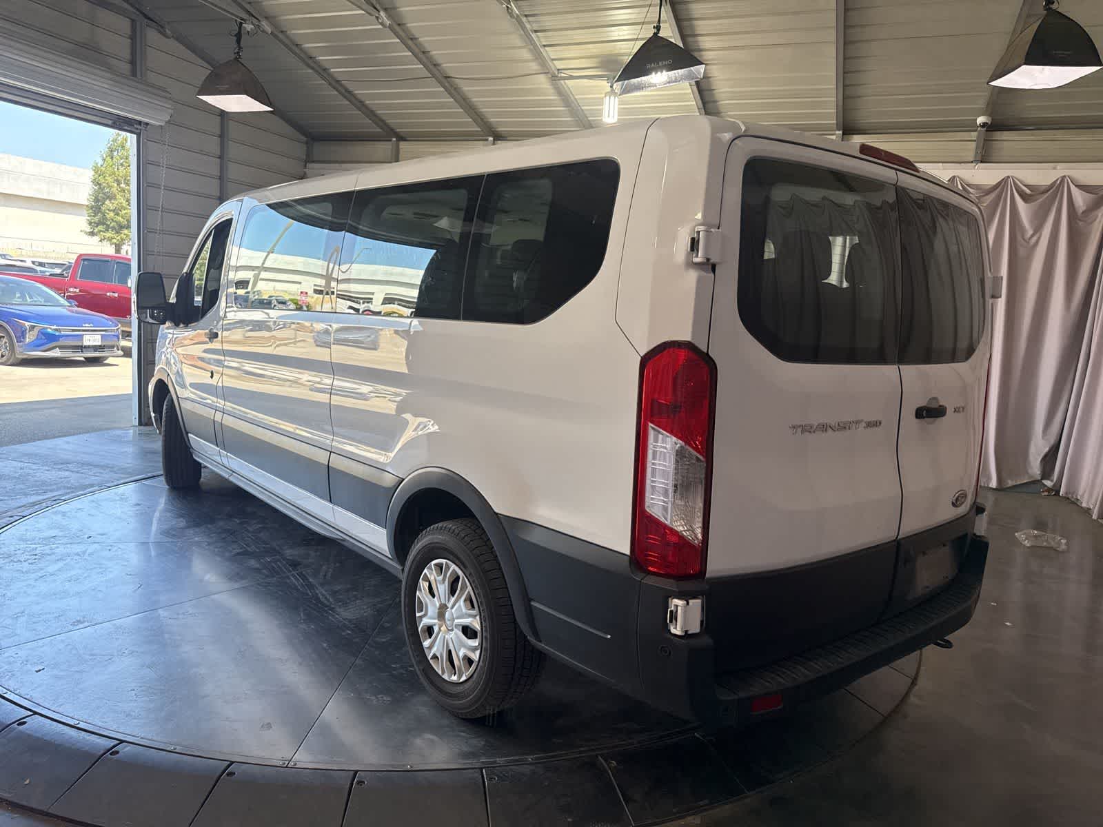 2022 Ford Transit-350 Passenger photo 6