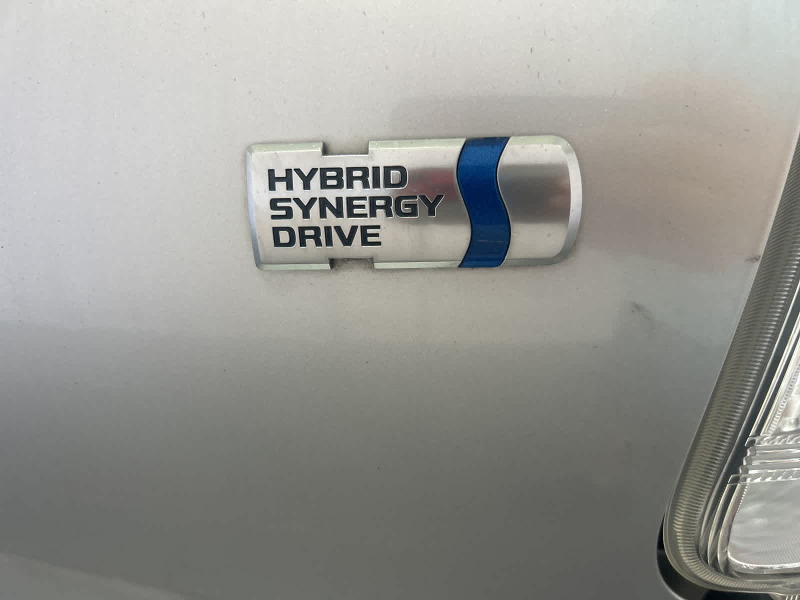 Thumbnail: 2012 Toyota Prius v - 11
