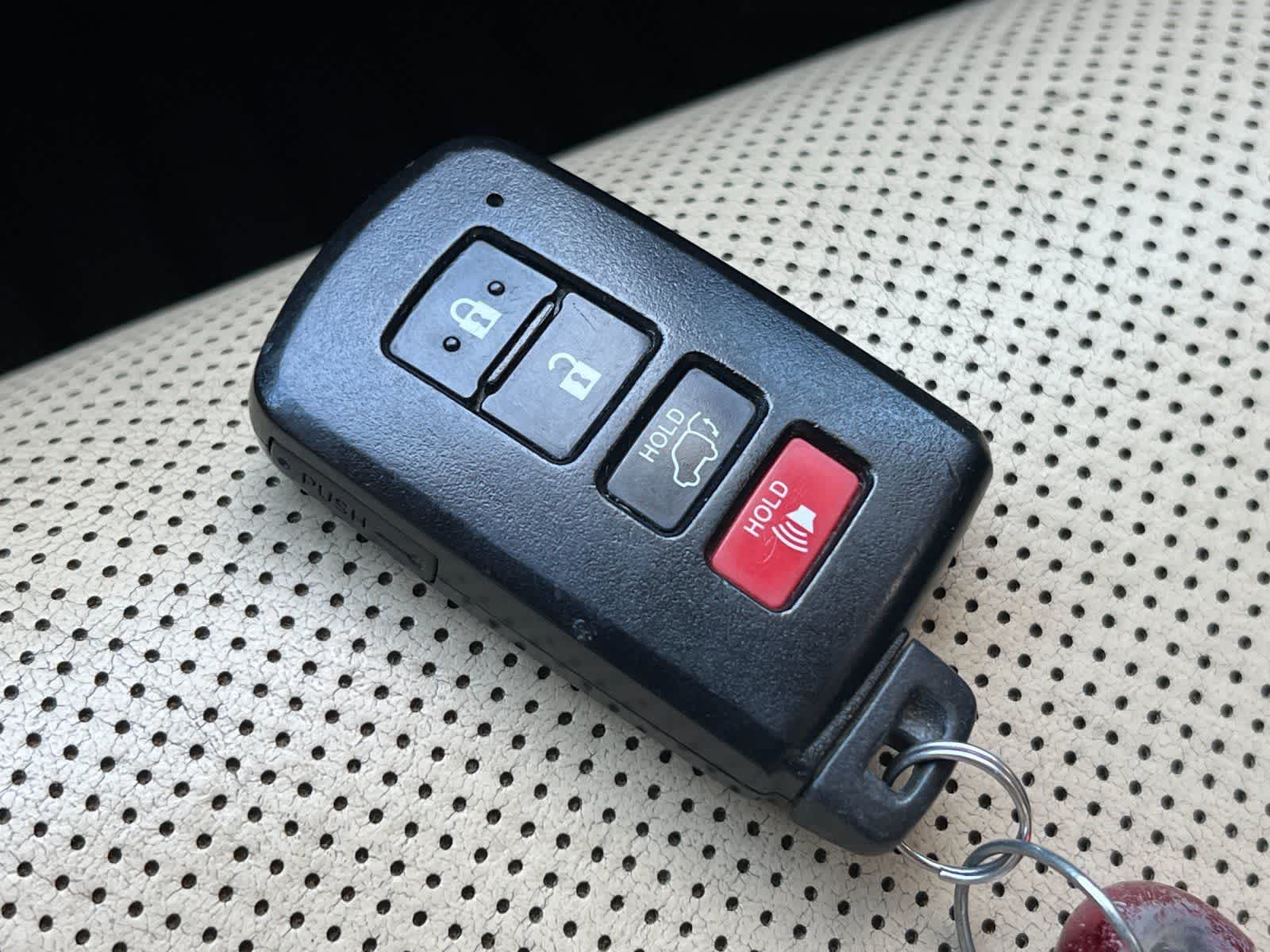 Thumbnail: 2015 Toyota Highlander - 29