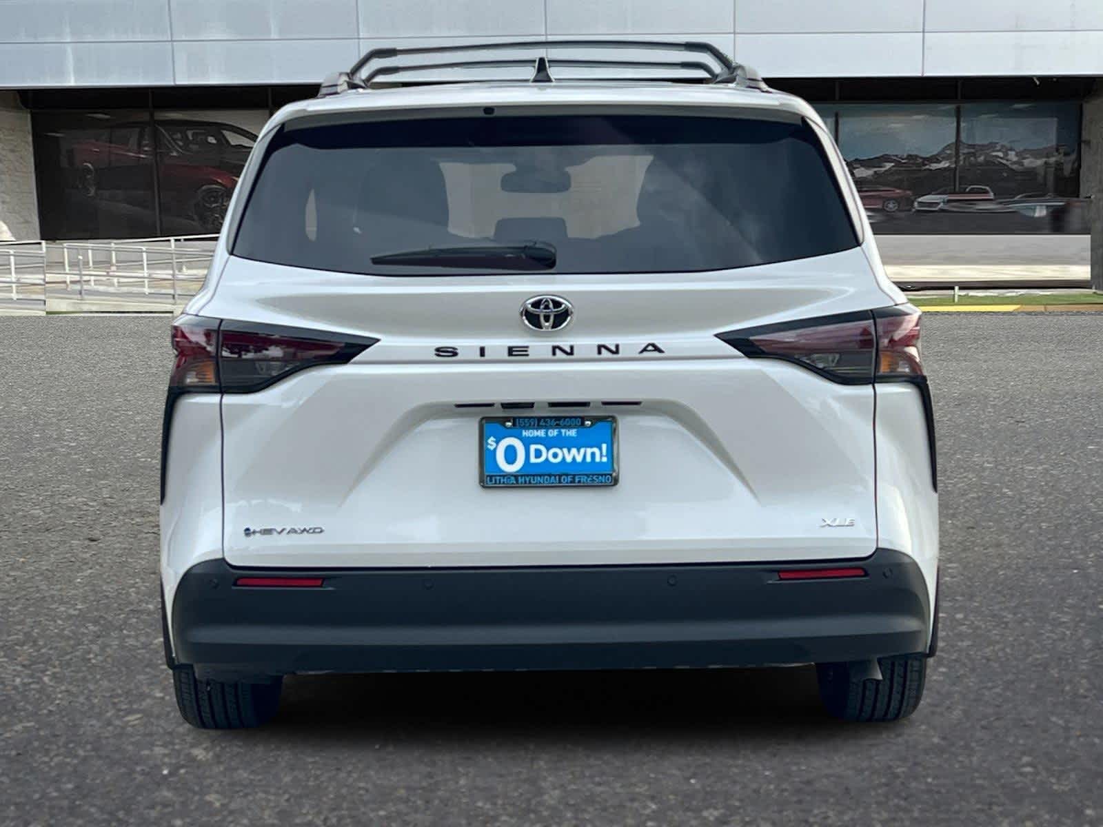 Thumbnail: 2026 Toyota Sienna - 8