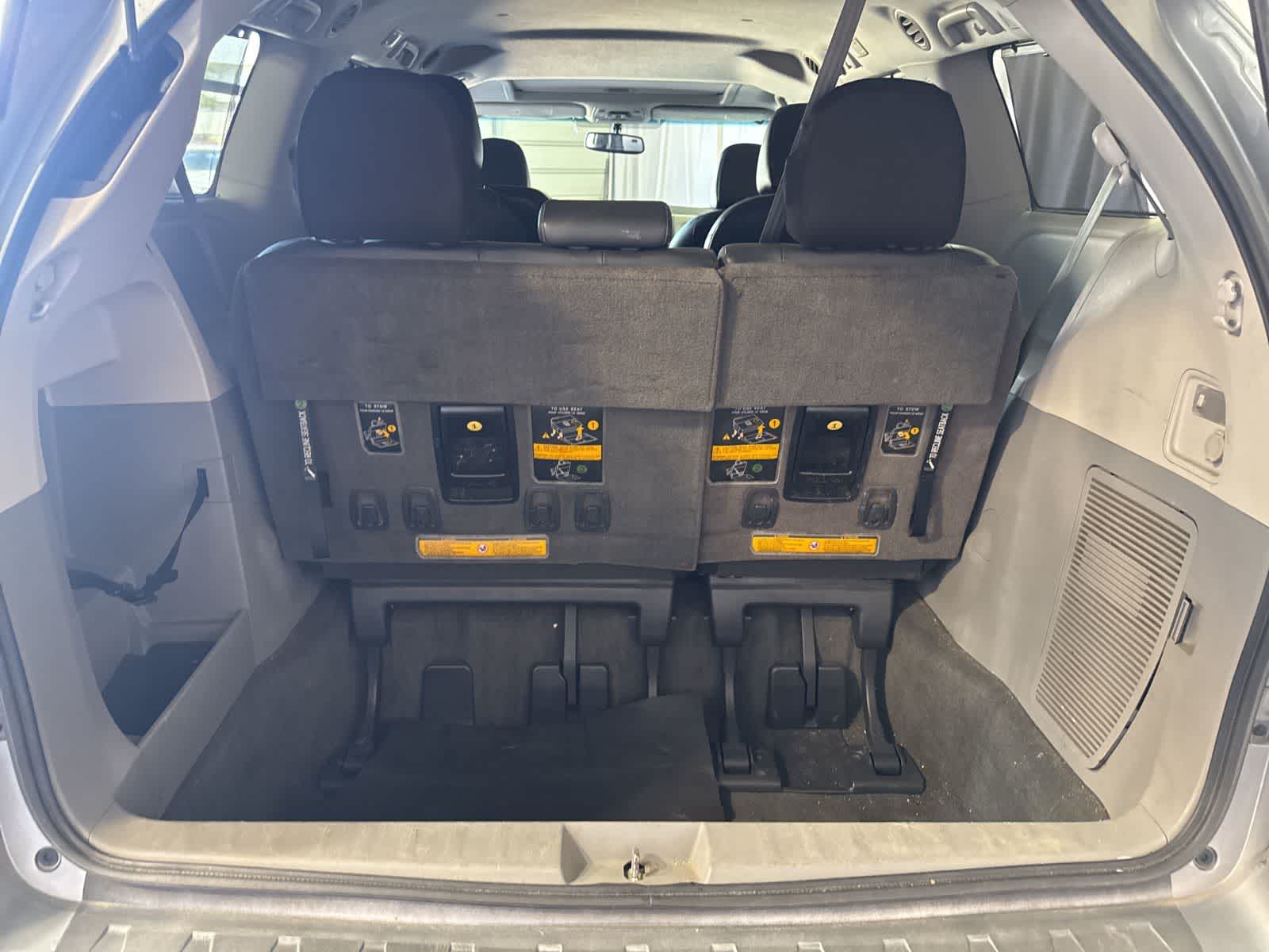 Thumbnail: 2014 Toyota Sienna - 15