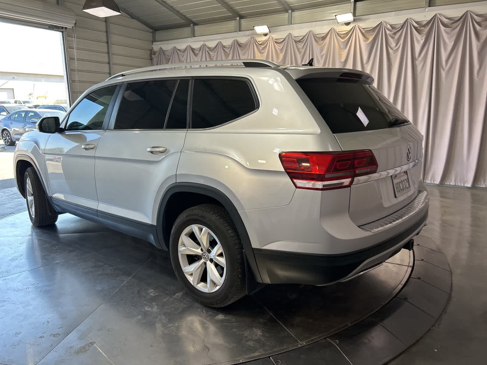 Thumbnail: 2018 Volkswagen Atlas - 12