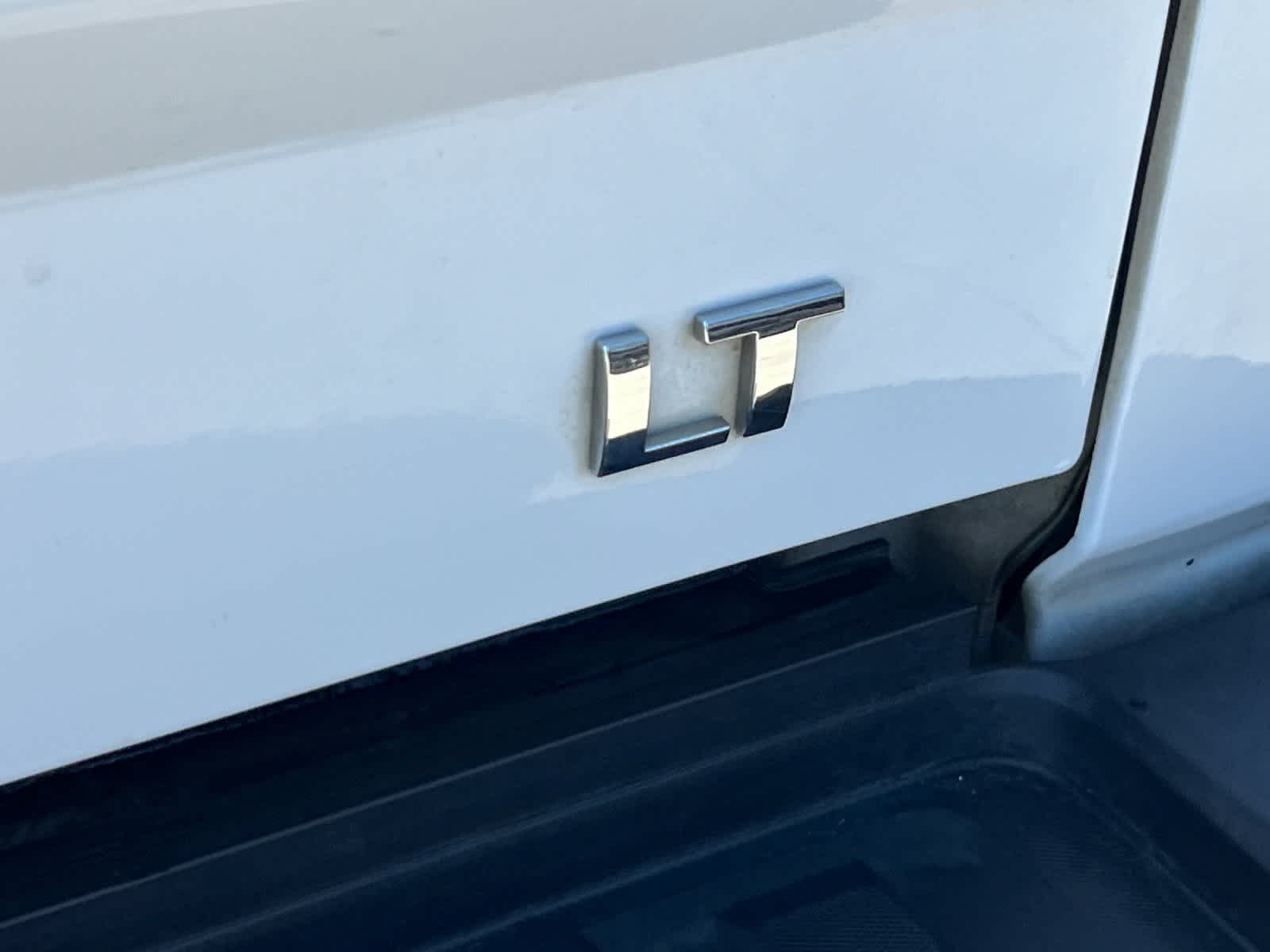 Thumbnail: 2017 Chevrolet Silverado 2500 - 26