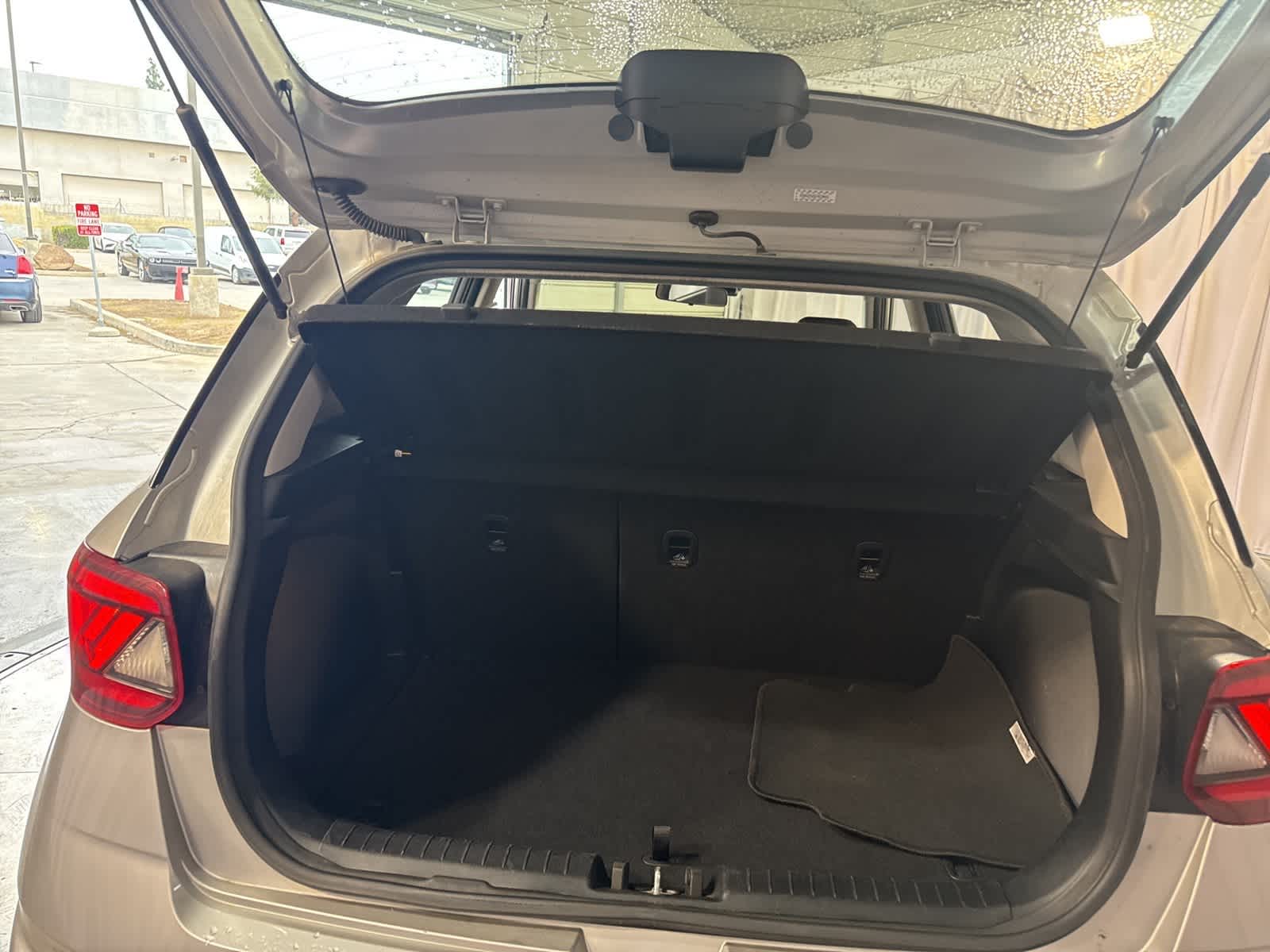 Thumbnail: 2023 Hyundai Venue - 11