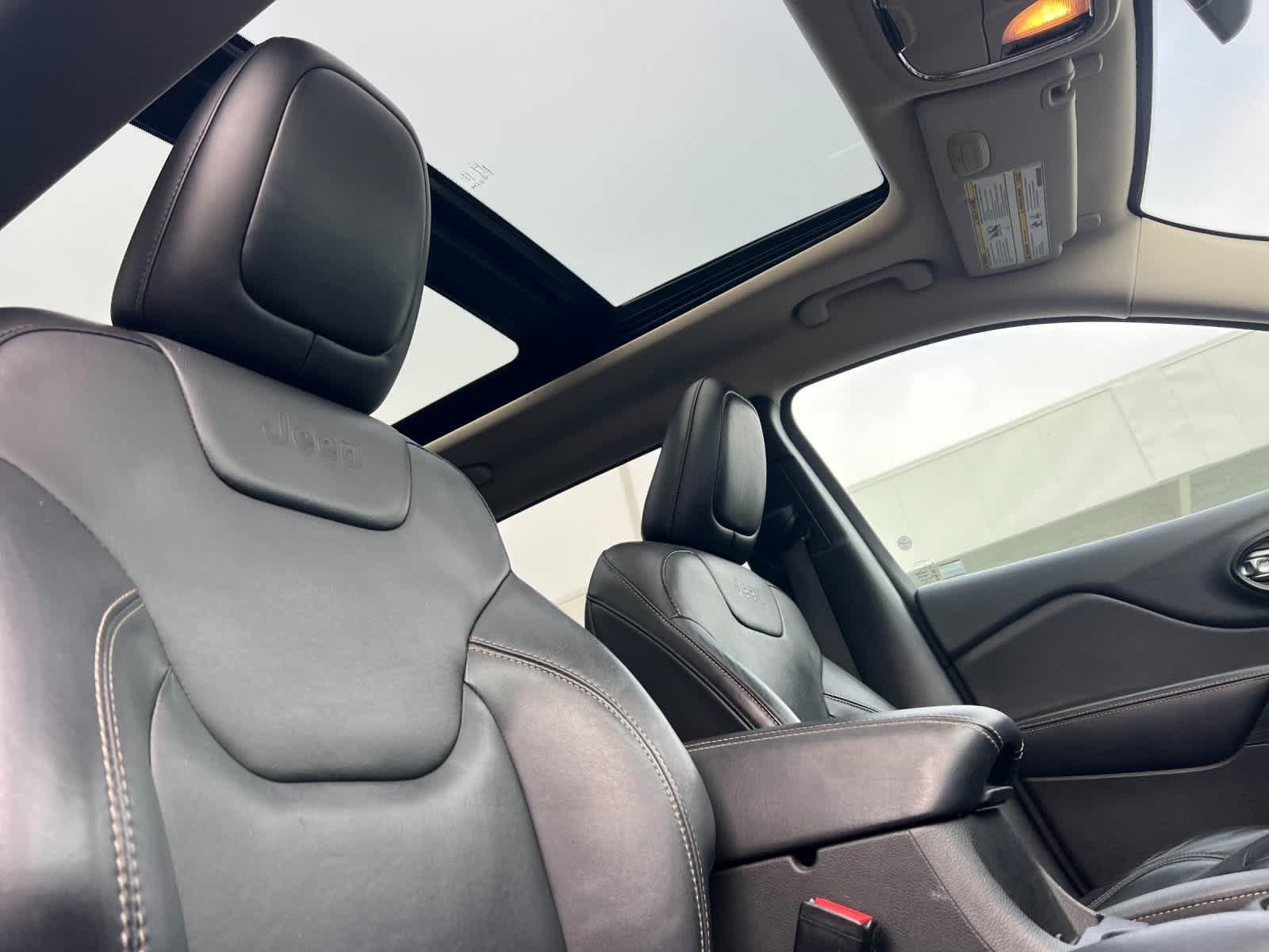 Thumbnail: 2015 Jeep Cherokee - 17