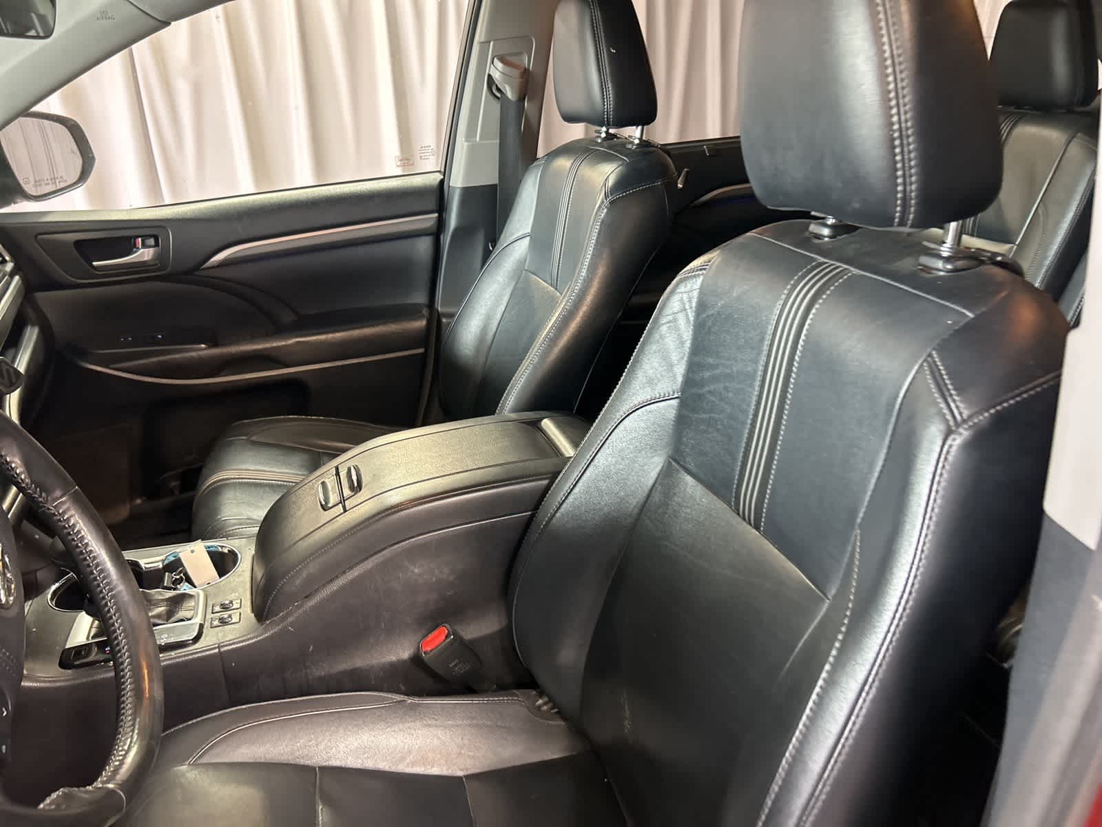 Thumbnail: 2017 Toyota Highlander - 27