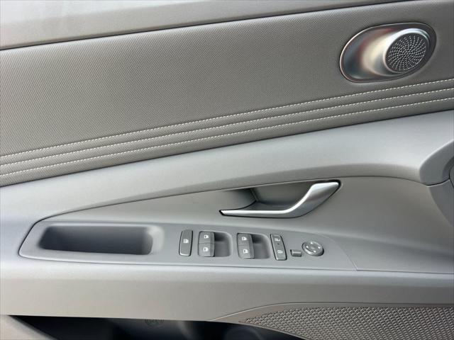 Thumbnail: 2025 Hyundai Elantra - 13